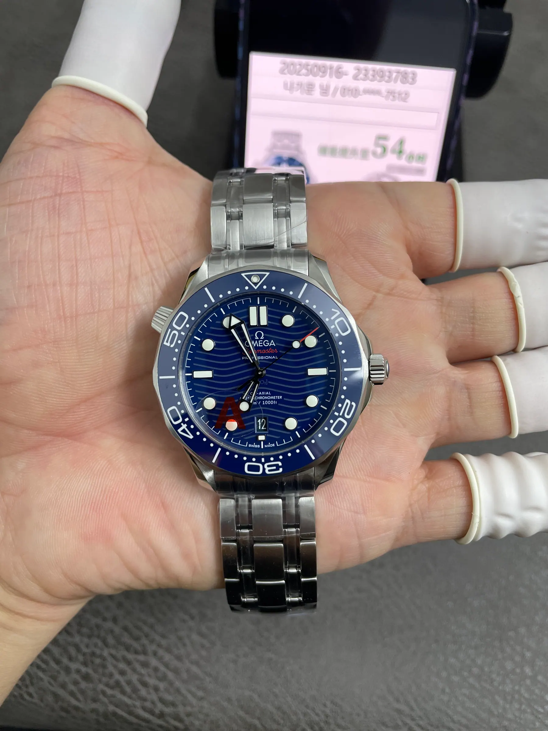 VS | 8800 机芯｜42mm l 欧米茄海马潜水300M 210.30.42.20.03.001