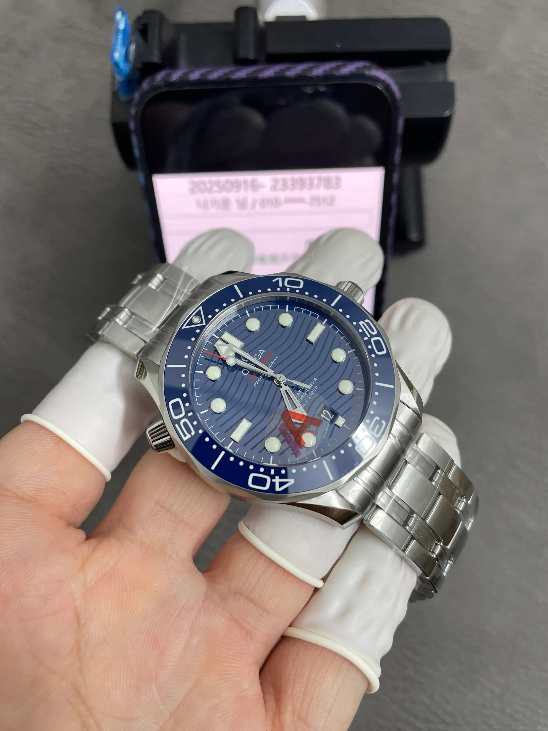 VS | 8800 机芯｜42mm l 欧米茄海马潜水300M 210.30.42.20.03.001