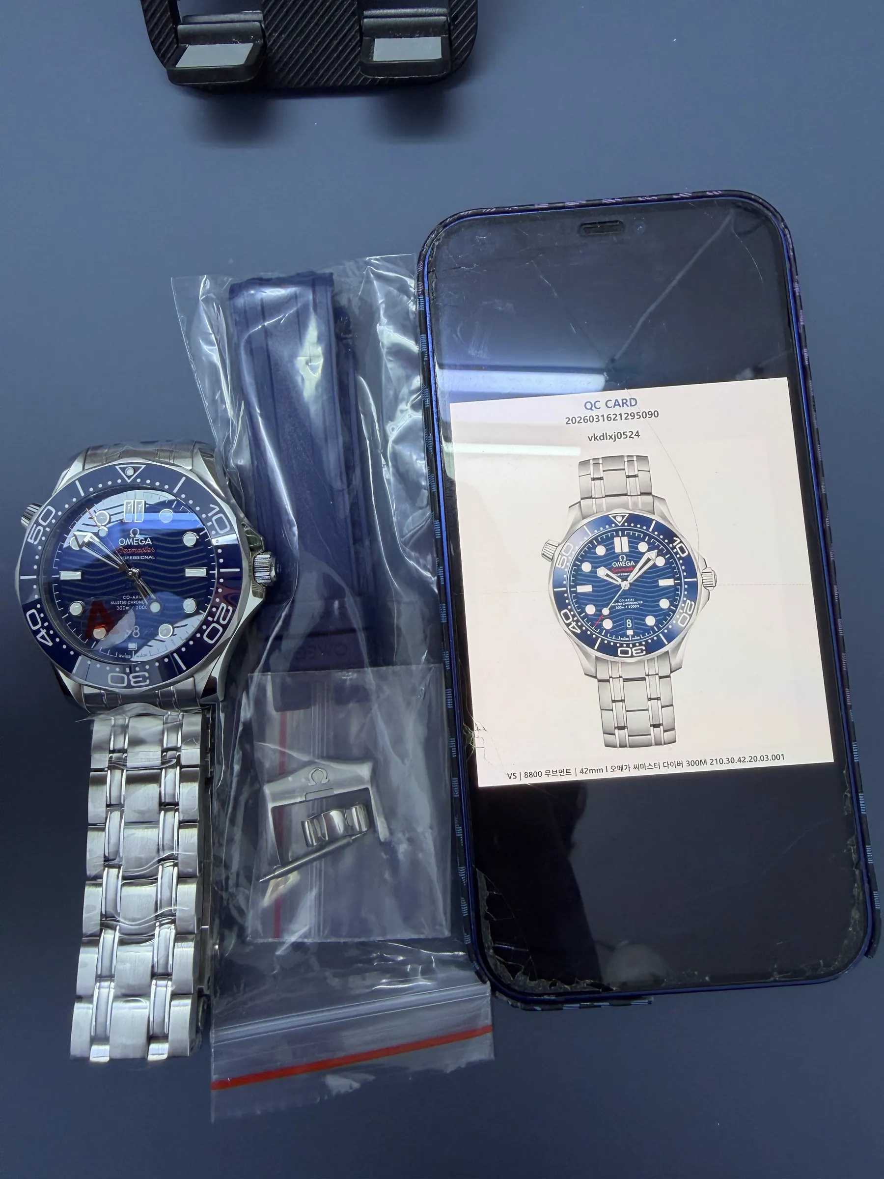 VS | 8800 机芯｜42mm l 欧米茄海马潜水300M 210.30.42.20.03.001
