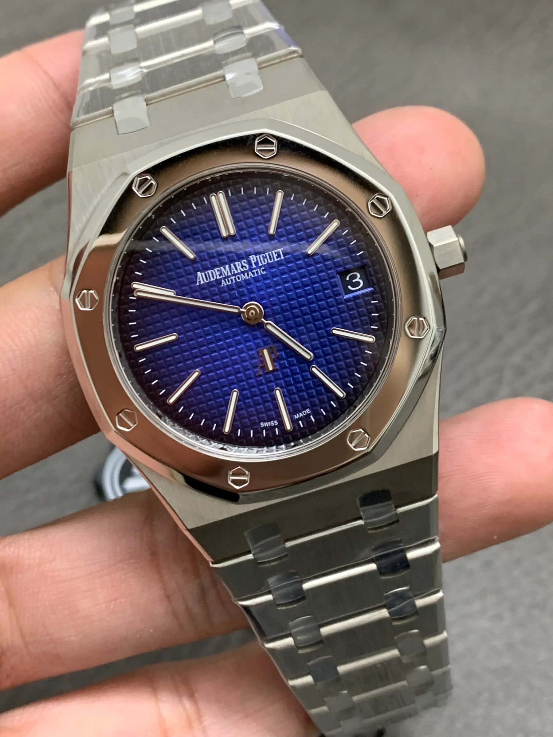 ZF l 2121机芯 l 39mm l 爱彼皇家橡树 15202 钛金属