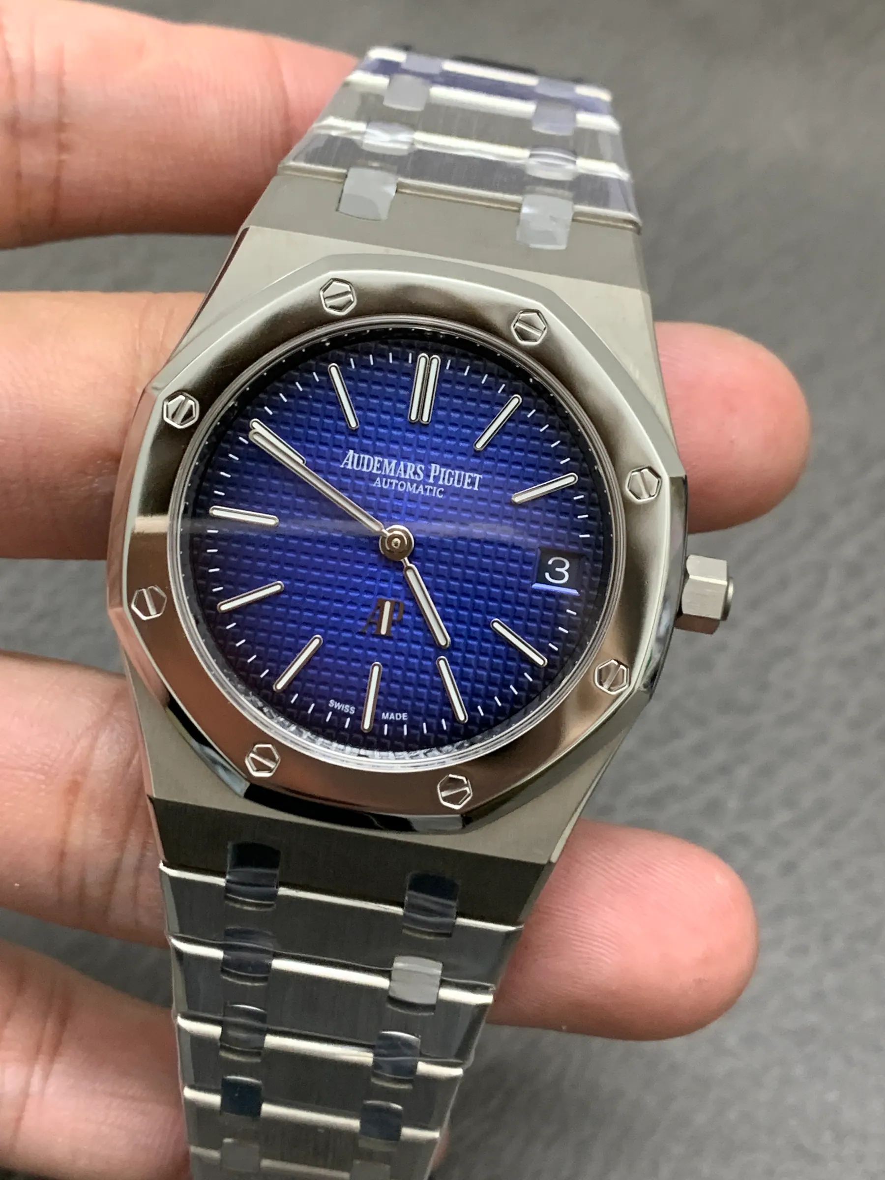 ZF l 2121机芯 l 39mm l 爱彼皇家橡树 15202 钛金属