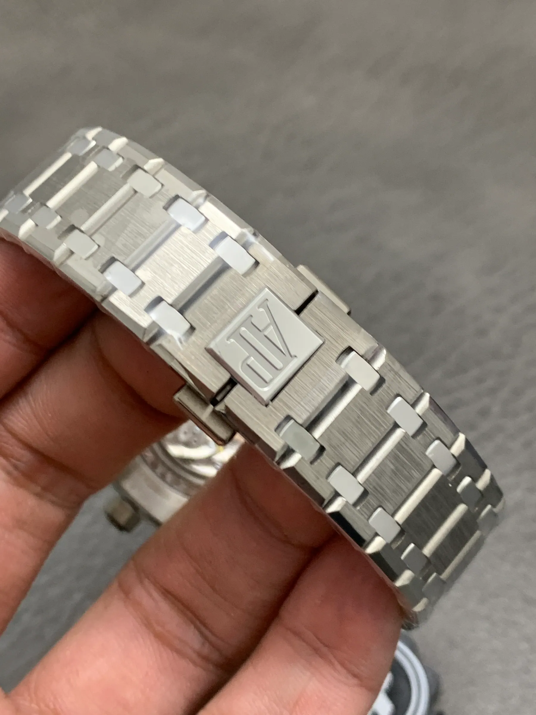 ZF l 2121机芯 l 39mm l 爱彼皇家橡树 15202 钛金属