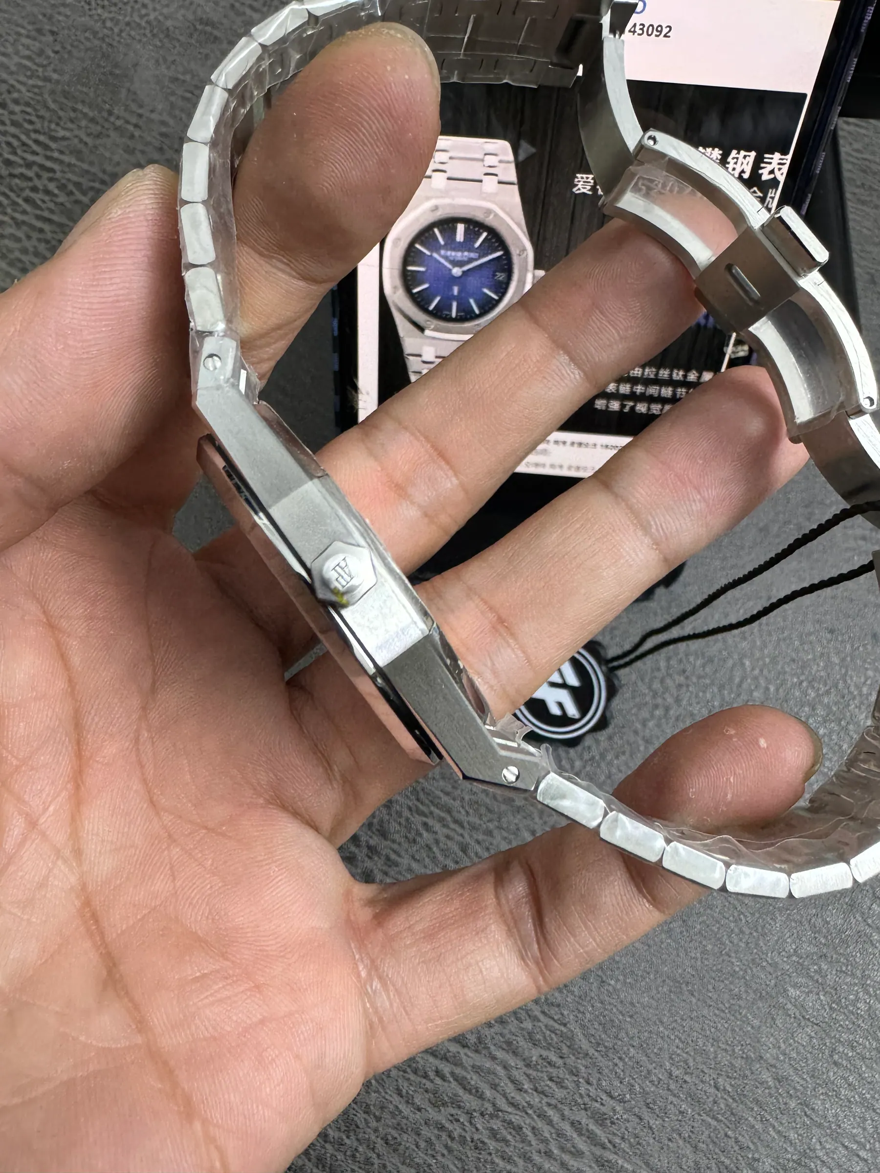 ZF l 2121机芯 l 39mm l 爱彼皇家橡树 15202 钛金属