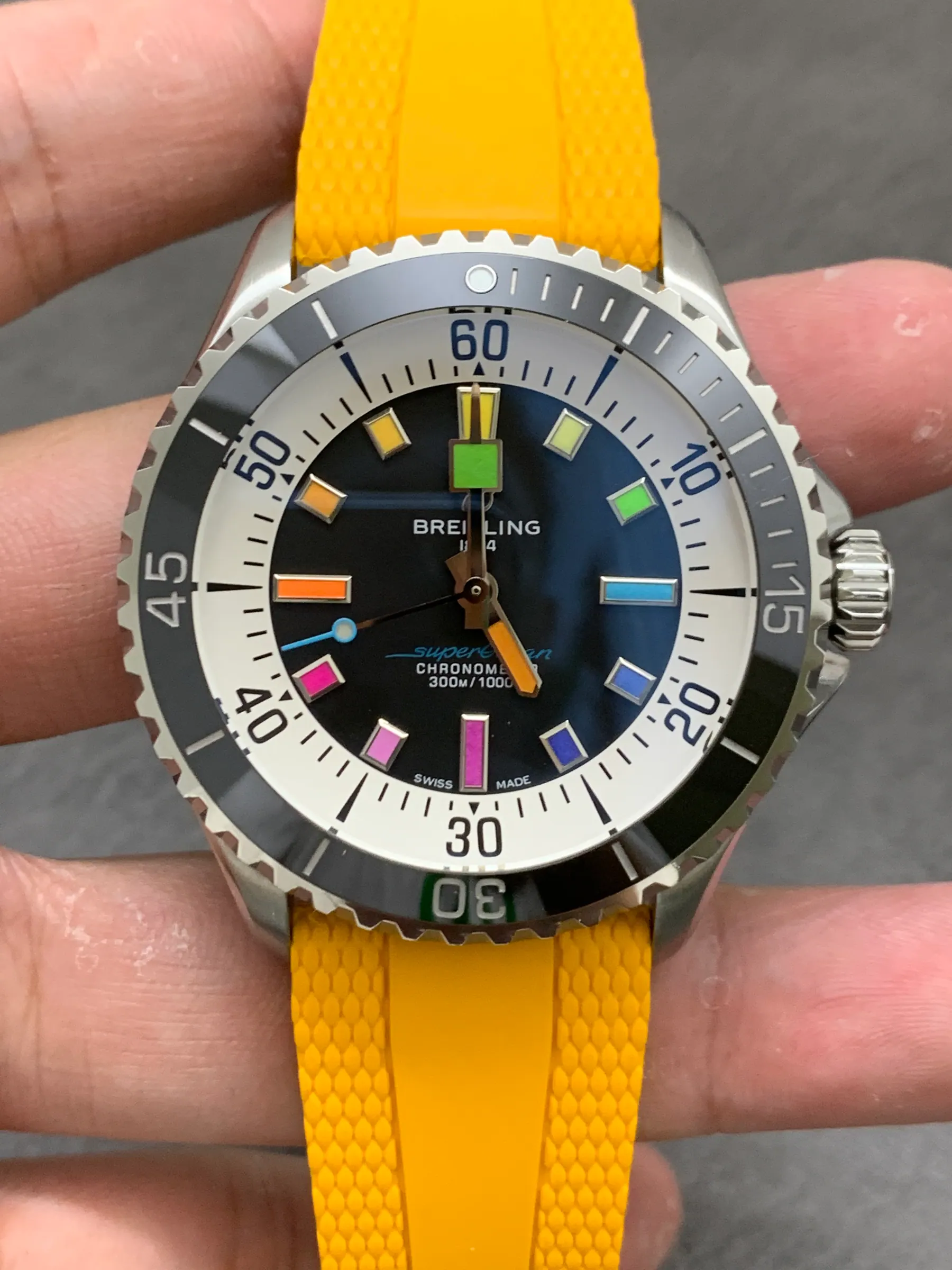 BLS | 2824 机芯 | 42mm | 百年灵 Superocean Automatic 42