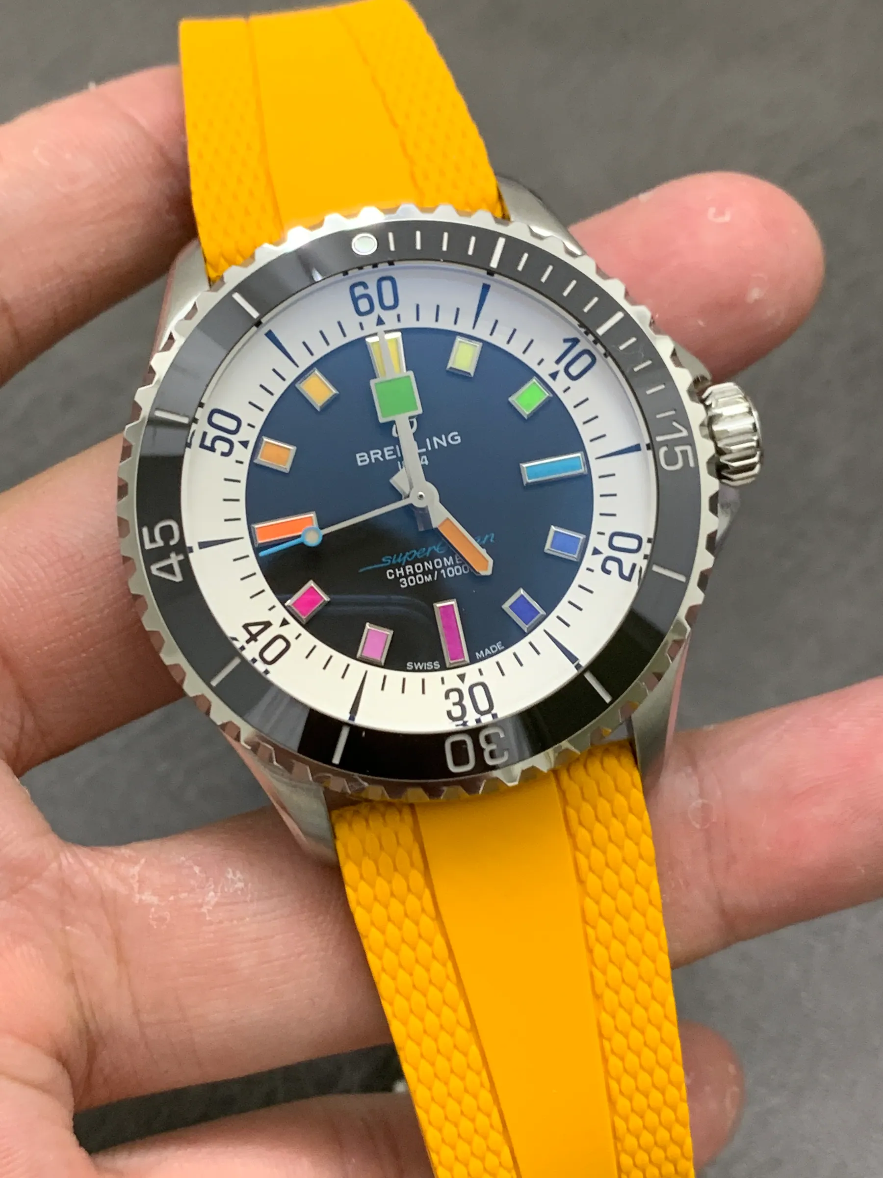 BLS | 2824 机芯 | 42mm | 百年灵 Superocean Automatic 42