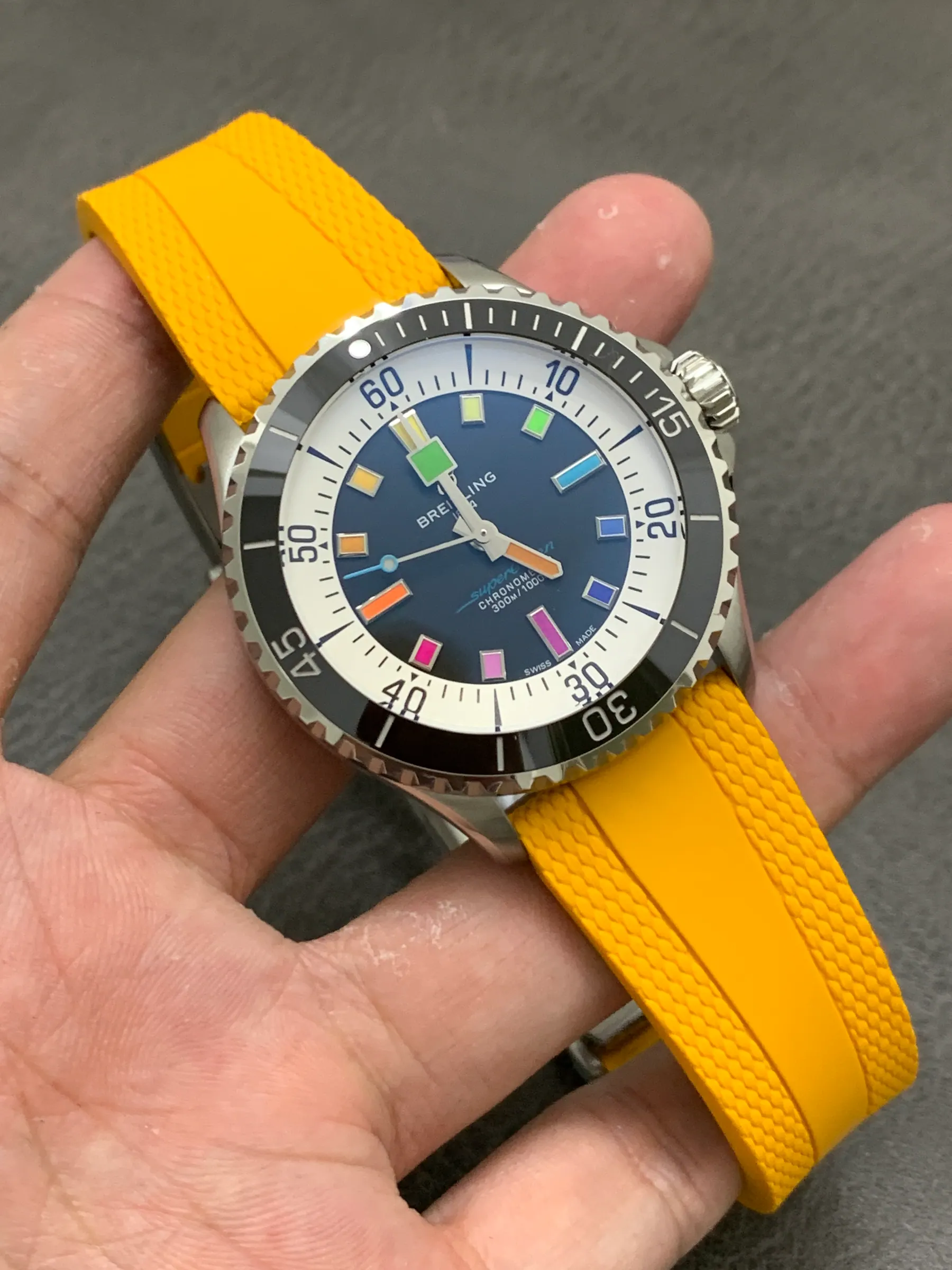 BLS | 2824 机芯 | 42mm | 百年灵 Superocean Automatic 42