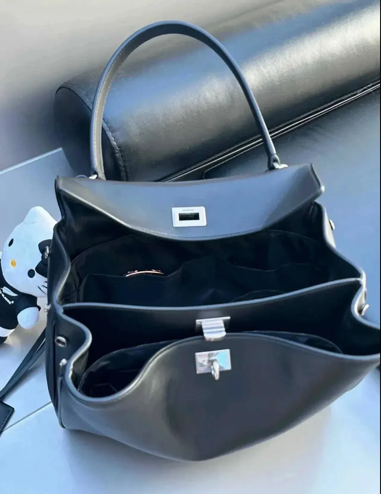 Balenciaga Rodeo 小号 28.9x20x9.9cm