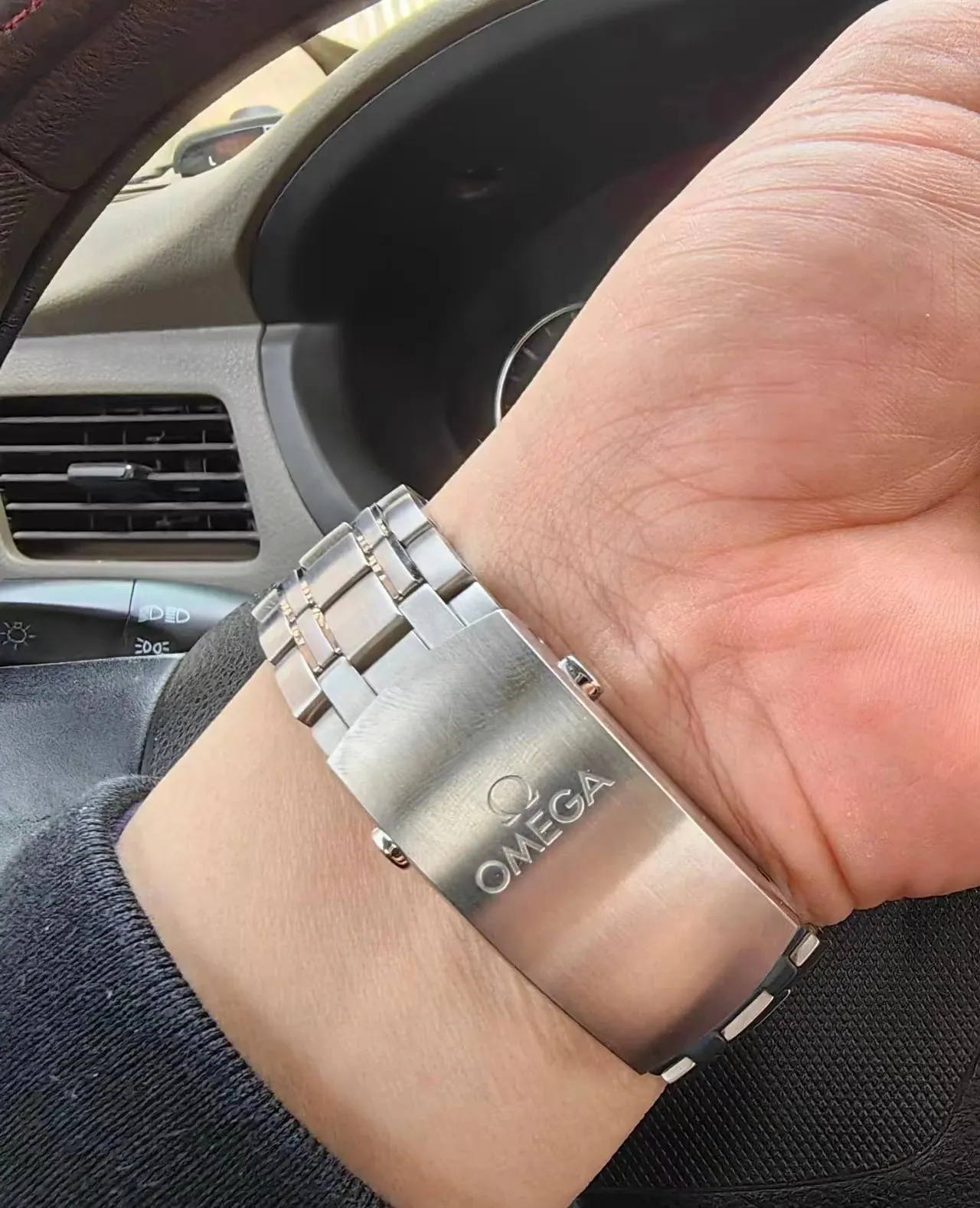 VS | 8800 机芯｜42mm l 欧米茄海马潜水300M 210.30.42.20.03.001