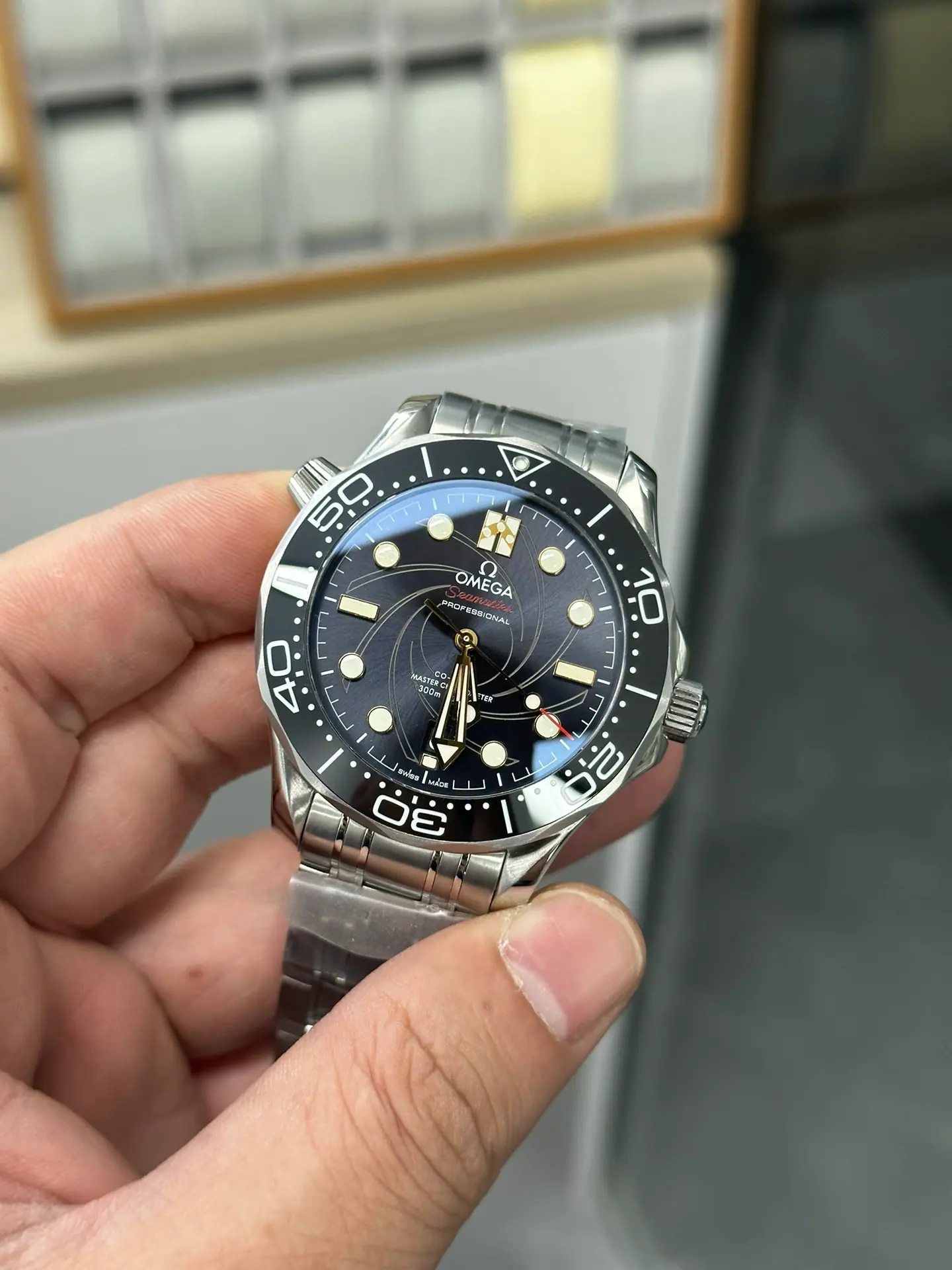 VS | 8800 机芯｜42mm l 欧米茄海马潜水300M