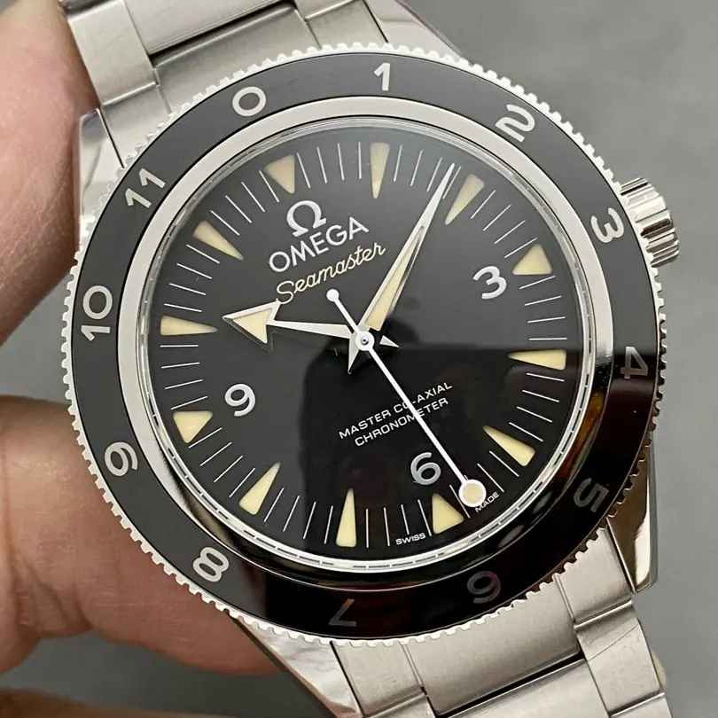 VS l 8900机芯 l 41mm l 海马潜水300M