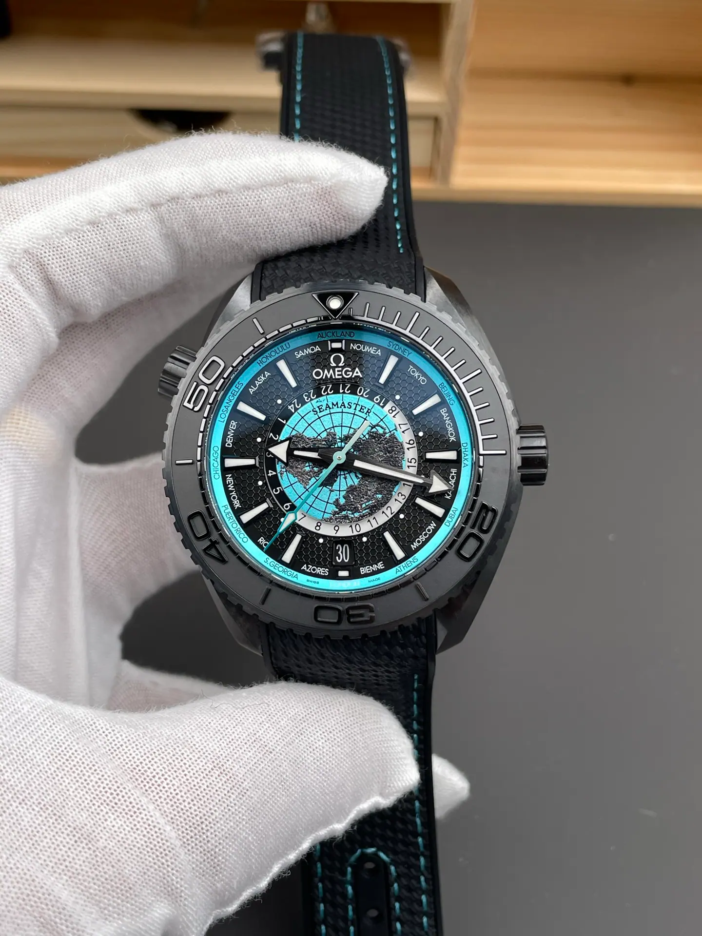 VS l 8938机芯 l 45.5mm l 海马系列海洋宇宙 600M