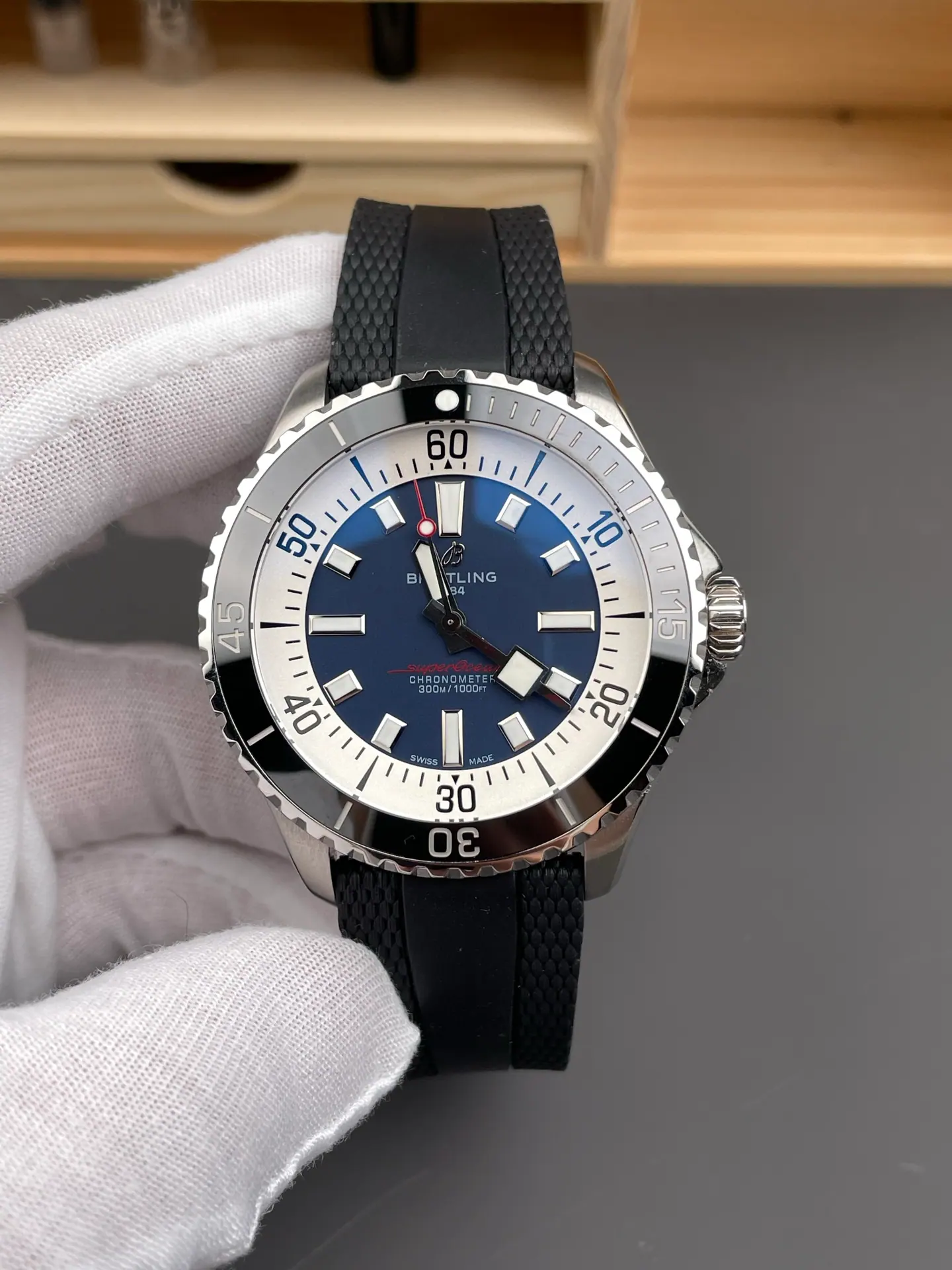 BLS l 2824机芯 l 44mm l 百年灵 Superocean Automatic