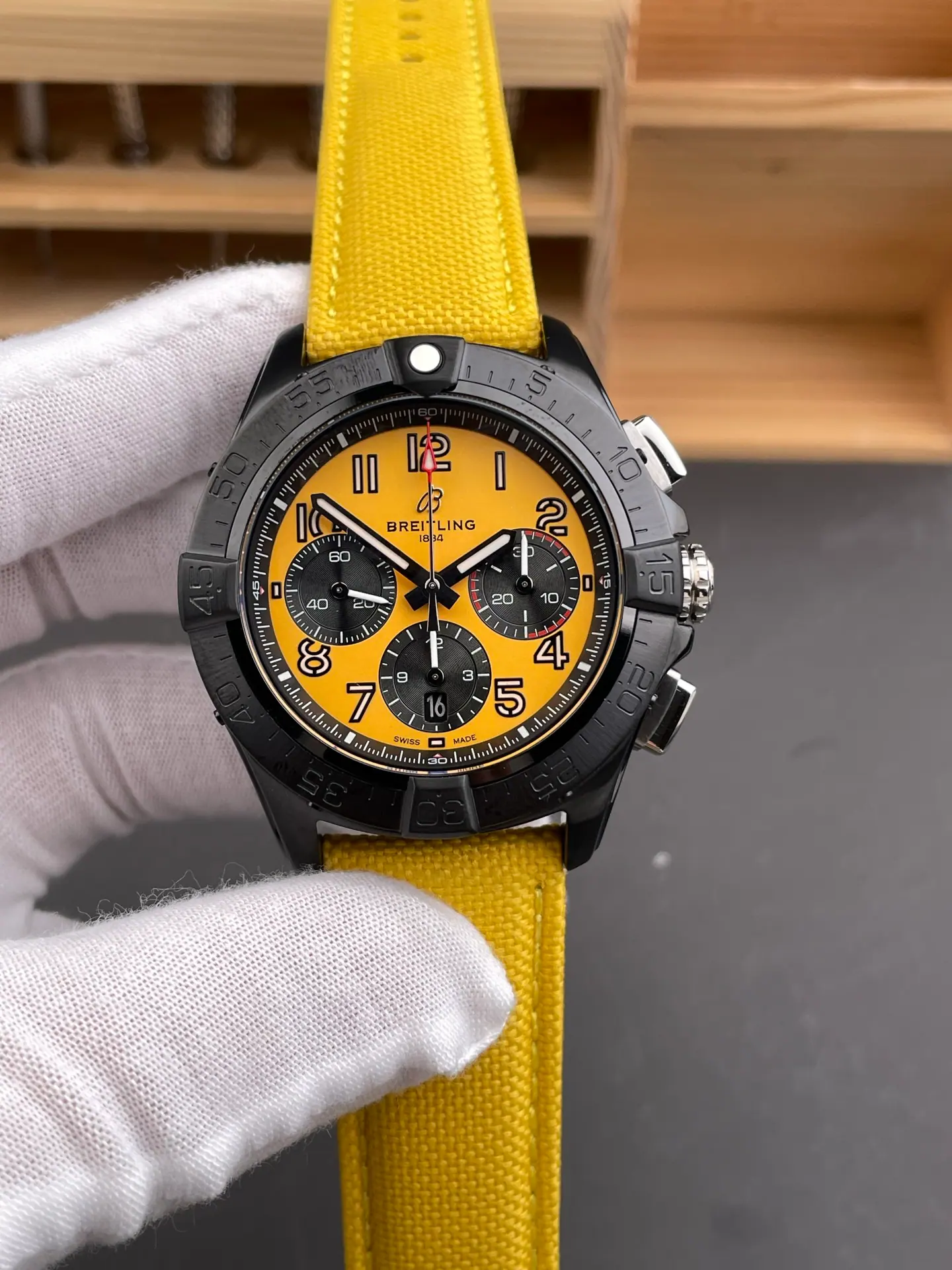 BLS l 7750 l 42mm l 百年灵 Avenger B01 计时码表 夜间任务