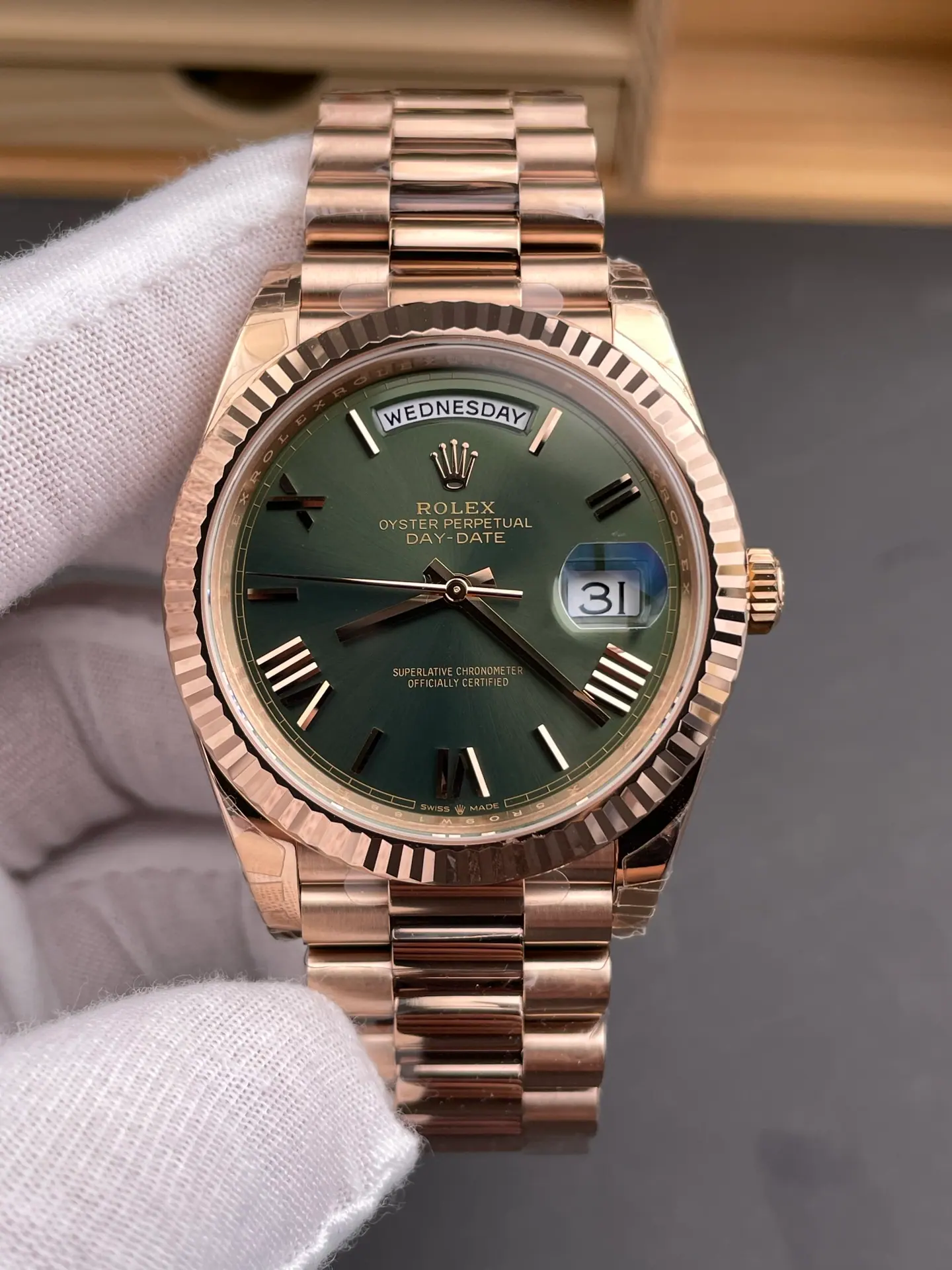 VS l 3255 l 40mm l 日历星期 Day-date 146g V1