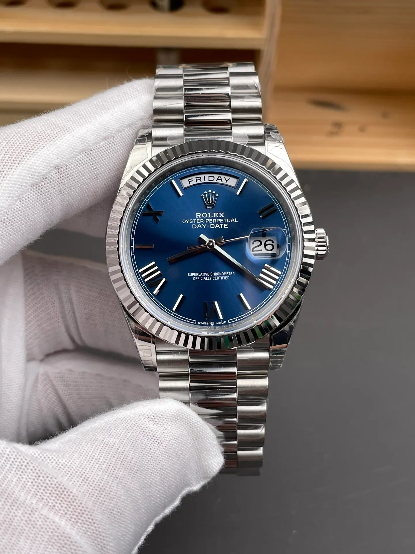 VS l 3255 l 40mm l 日历星期 Day-date 146g V1
