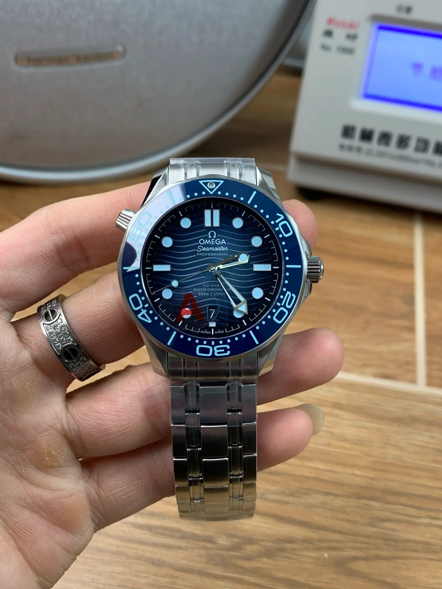 VS | 8800 机芯｜42mm l 欧米茄海马潜水300M 210.30.42.20.03.003