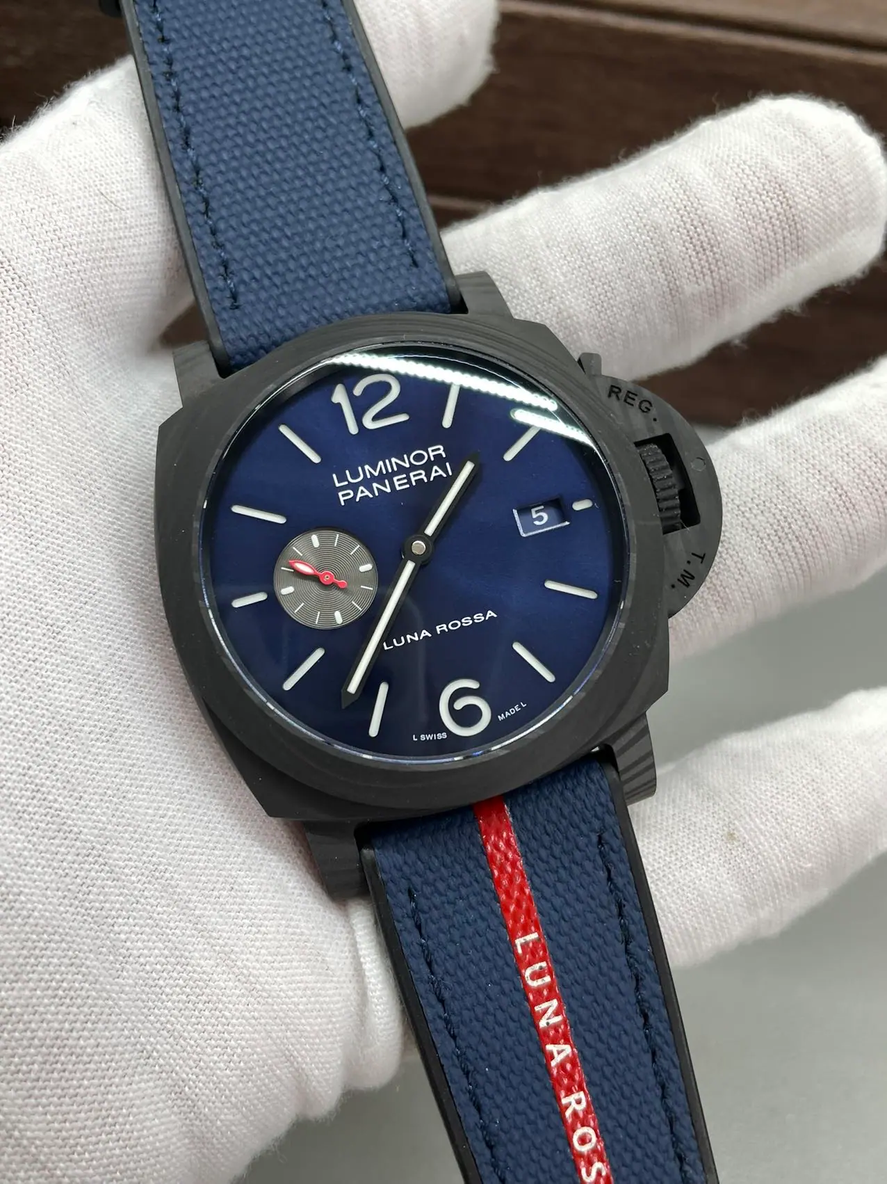 VS l P9010 l 44mm l 沛纳海 Pam1529