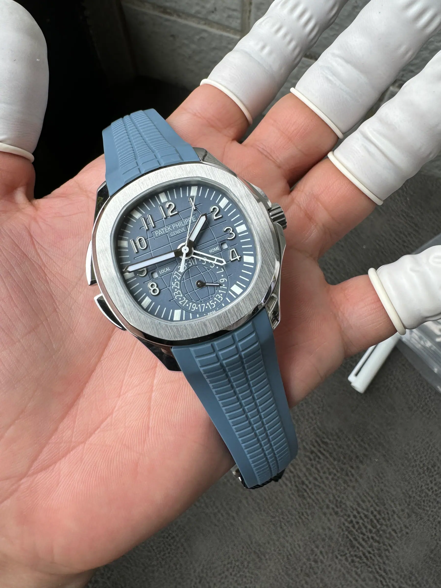 ZF l 330 机芯 l 40.8mm l Aquanaut ref. 5164G