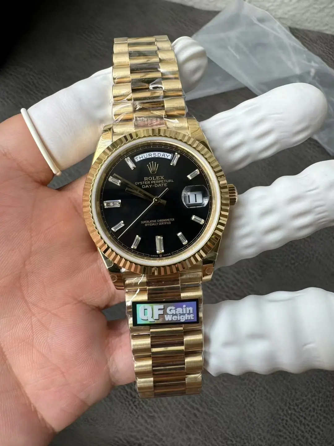 QF l 3255 机芯 l 40mm l 日历星期 Day-date V8 190g
