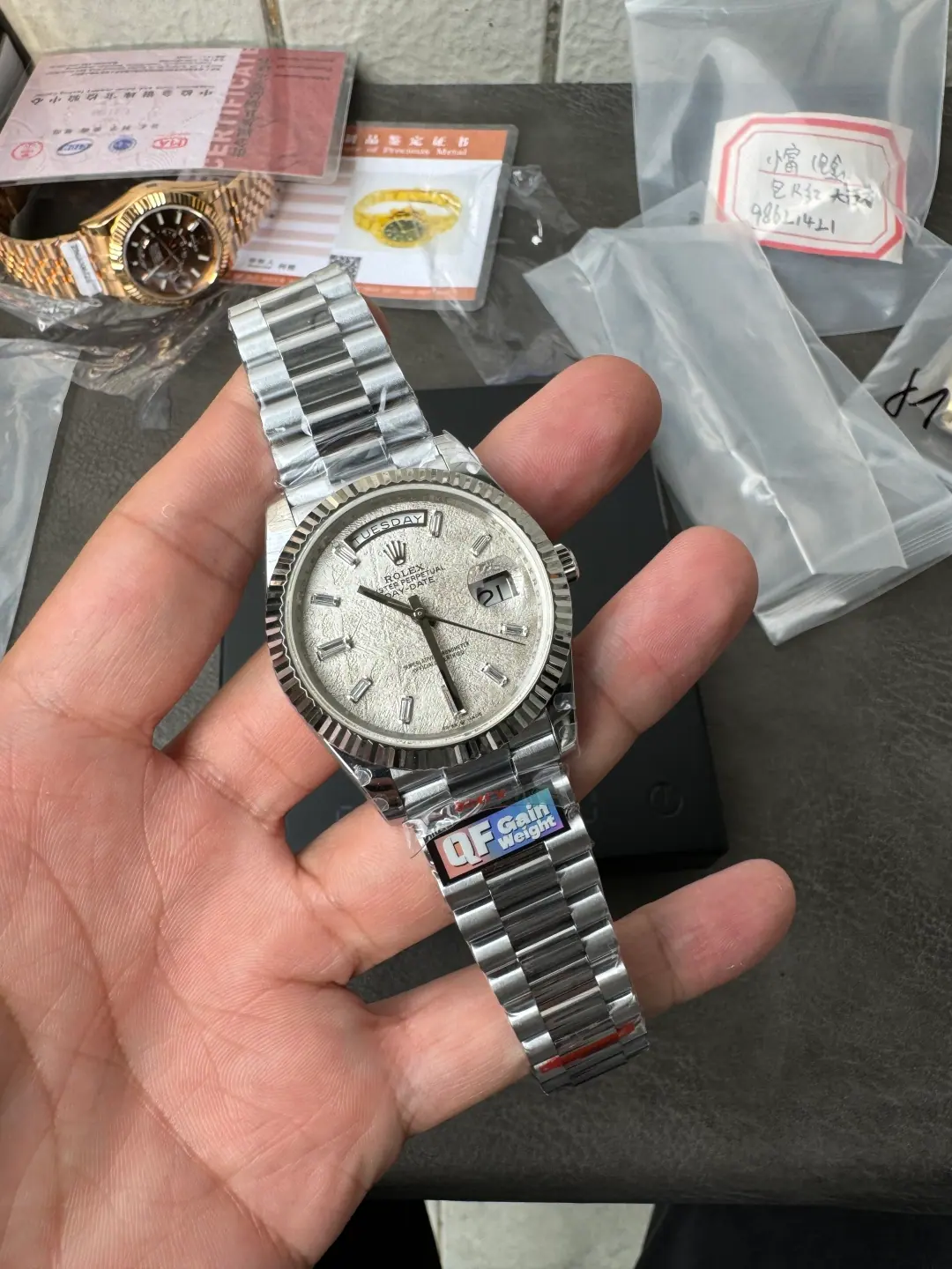 QF l 2836机芯 l 40mm l 日历星期 Day-date 186g