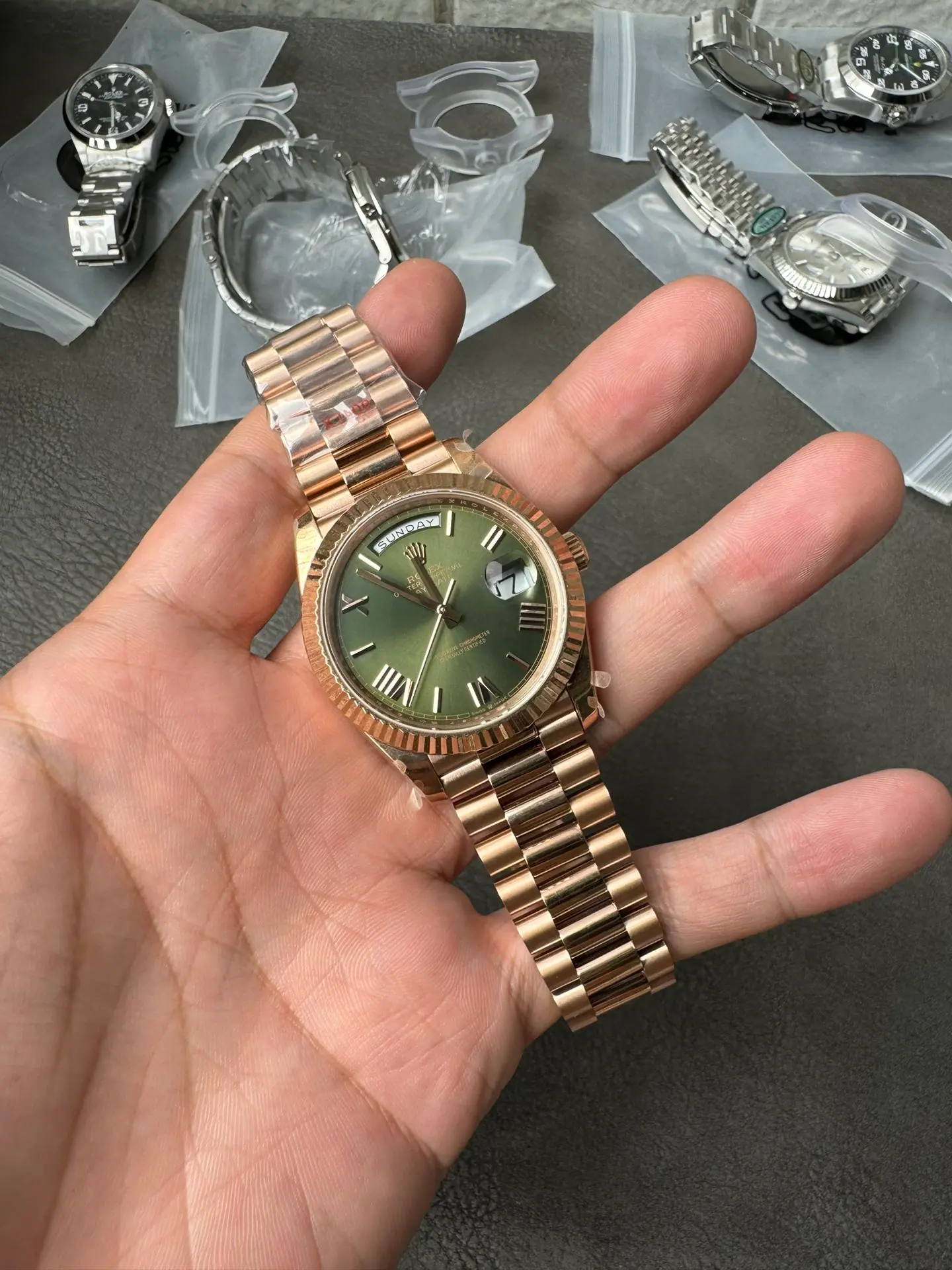 QF l 2836 机芯 l 40mm l 星期日历 Day-date 186g