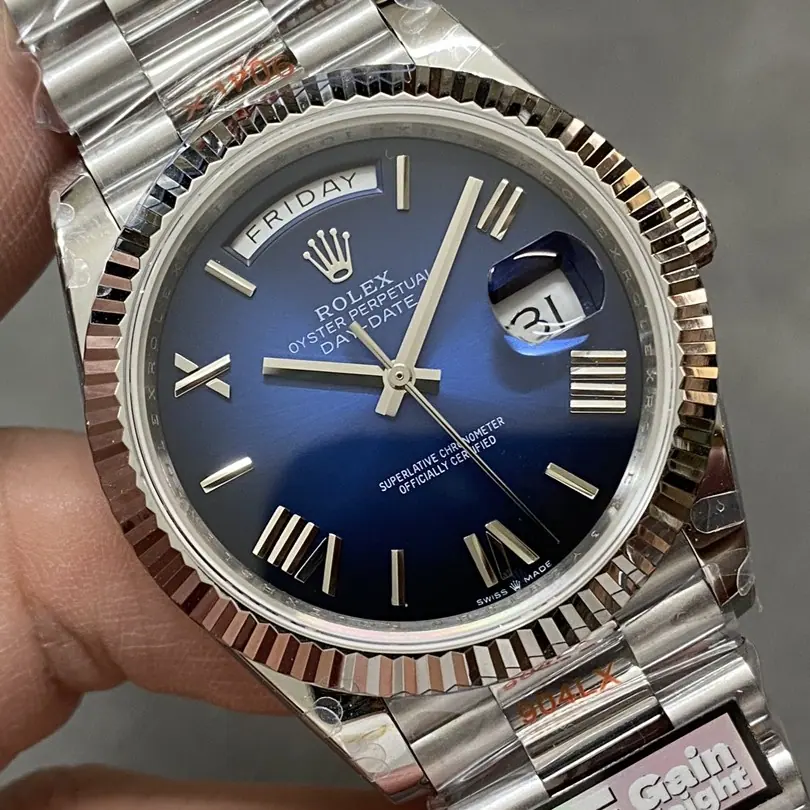 QF l 2836 机芯 | 40mm | 日历星期 Day-date 184g
