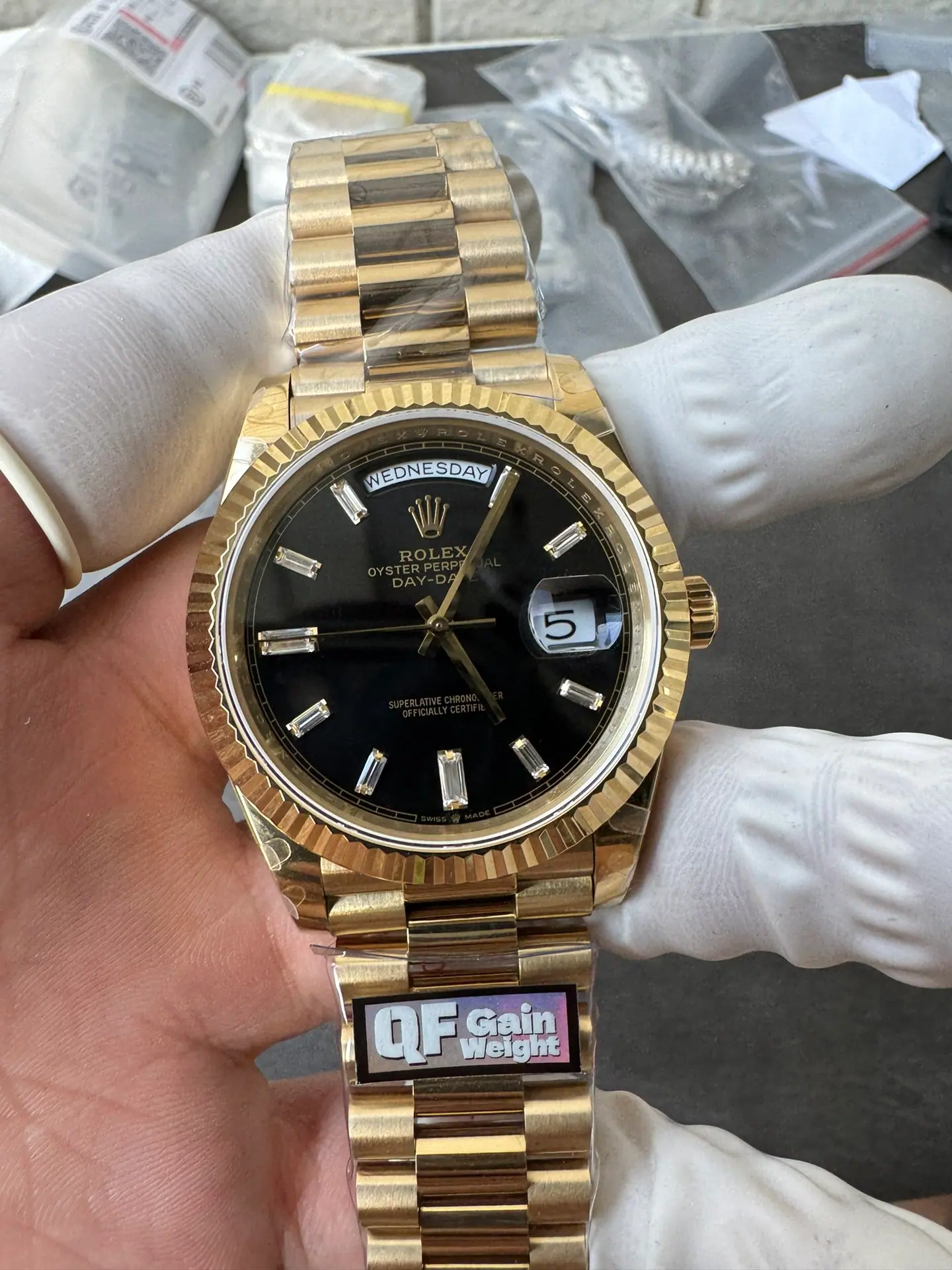 QF l 2836 机芯 l 40mm l 星期日历 Day-date