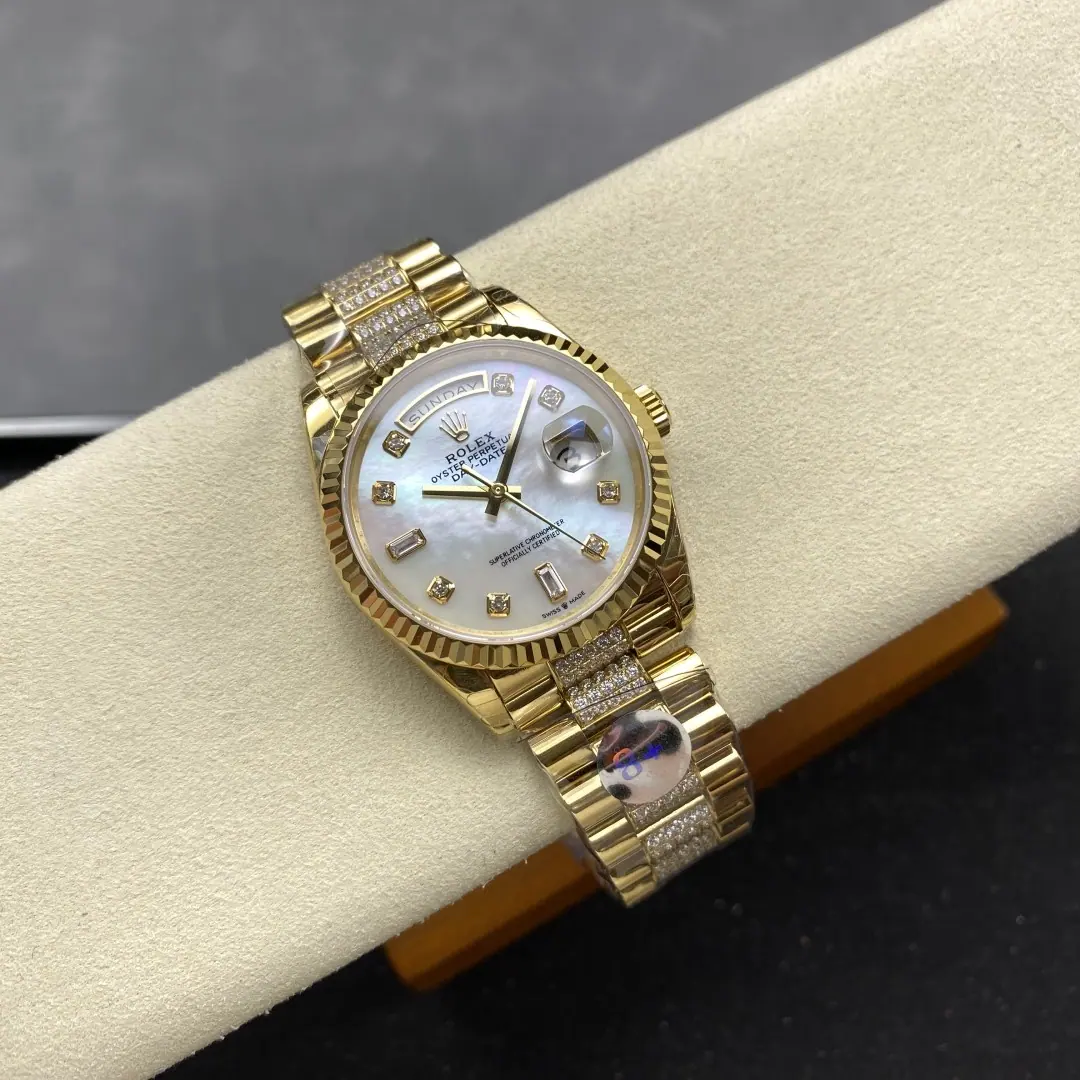 8+ | 3255 机芯 | 36mm | 星期日历 Day-date 147g