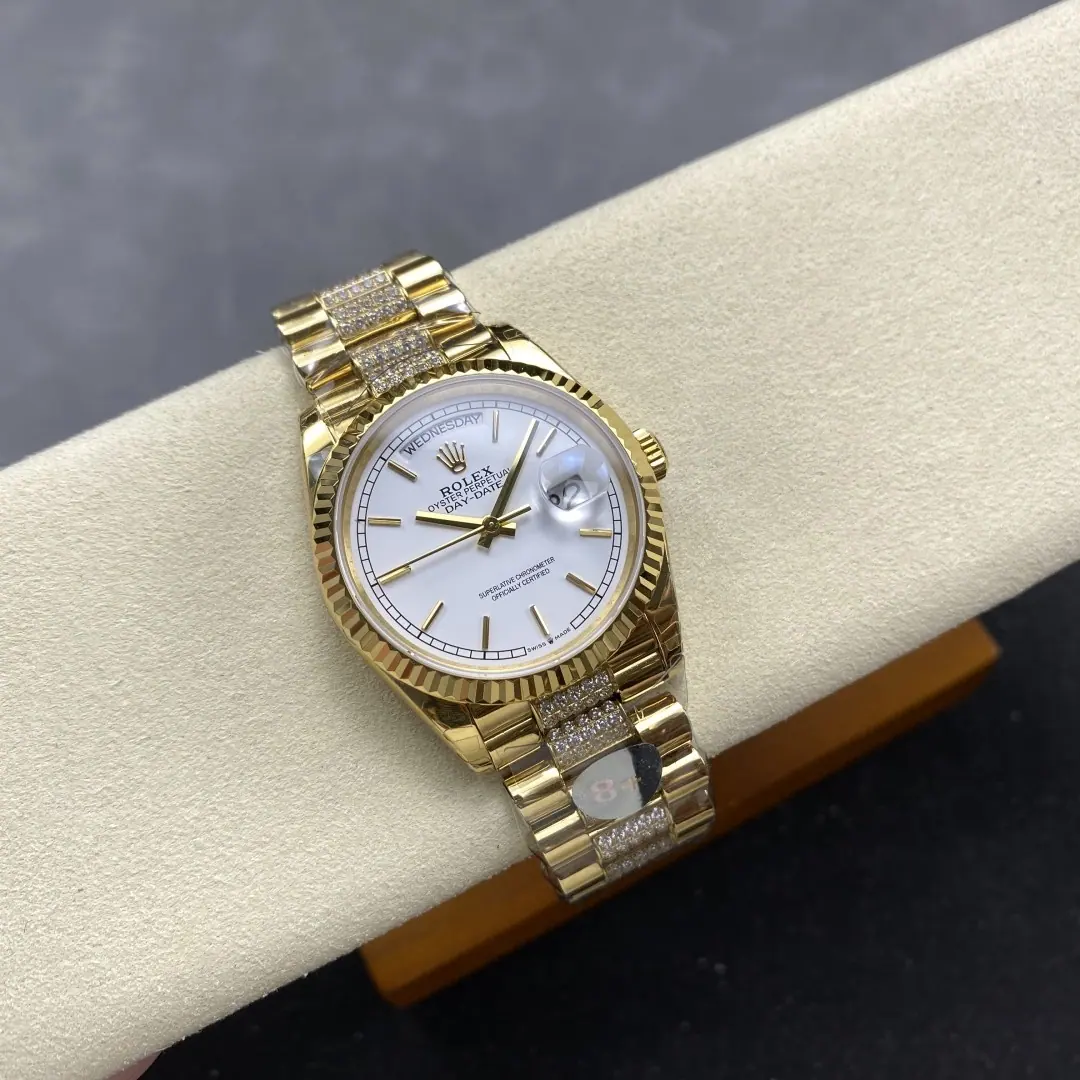 8+ | 3255 机芯 | 36mm | 日历星期款 Day-date 147g