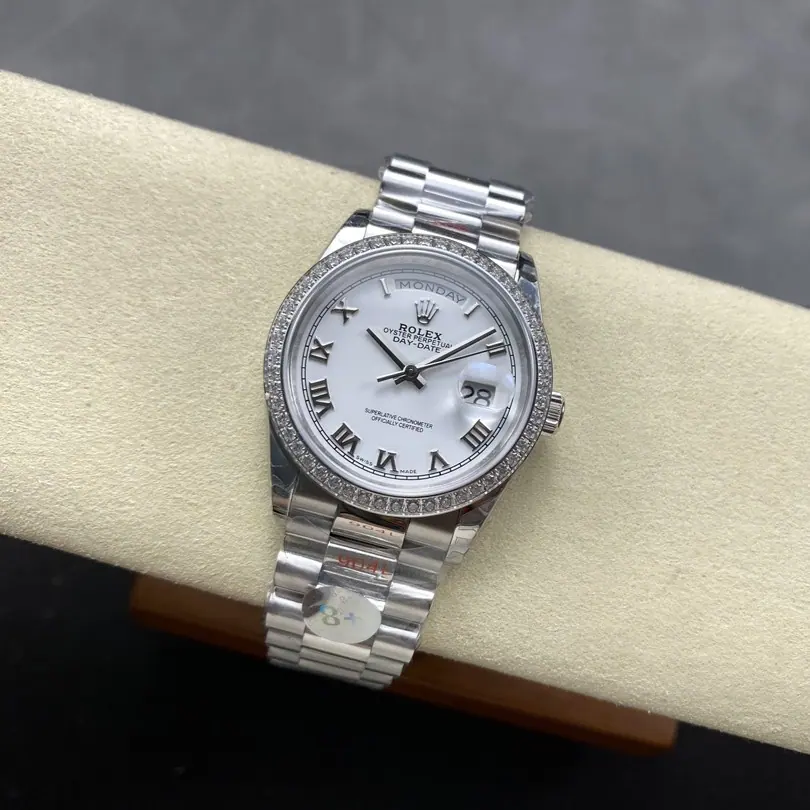 8+ | 3255 机芯 | 36mm | Day-Date 星期日历 147g