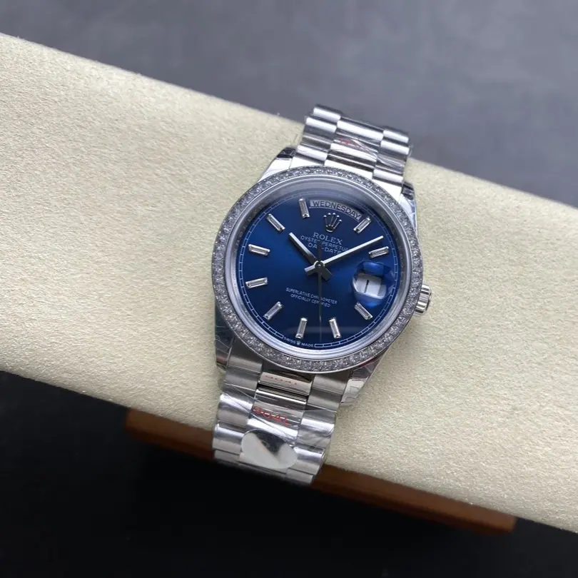 8+ | 3255机芯 | 36mm | 日历星期 Day-date 147g