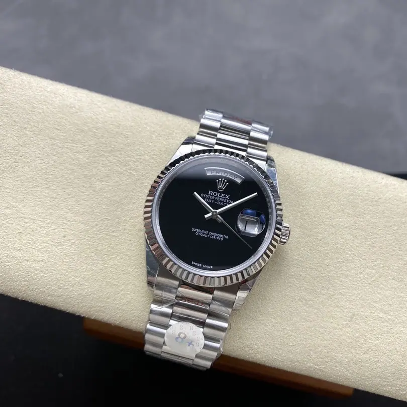 8+ | 3255机芯 | 36mm | 日历星期 Day-date 147g