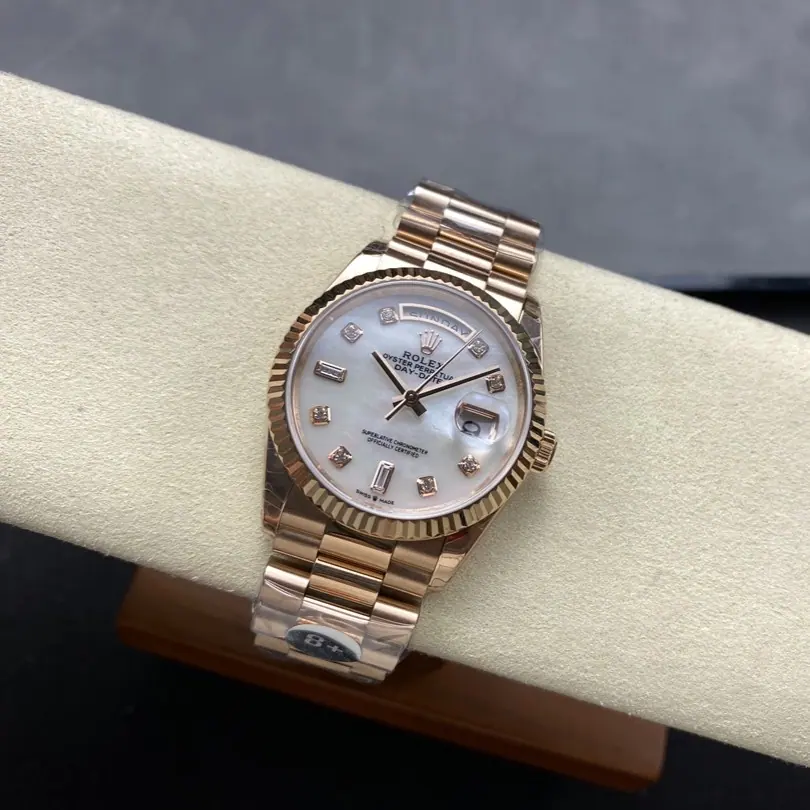 8+ | 3255机芯 | 36mm | 日历星期 Day-date 147g