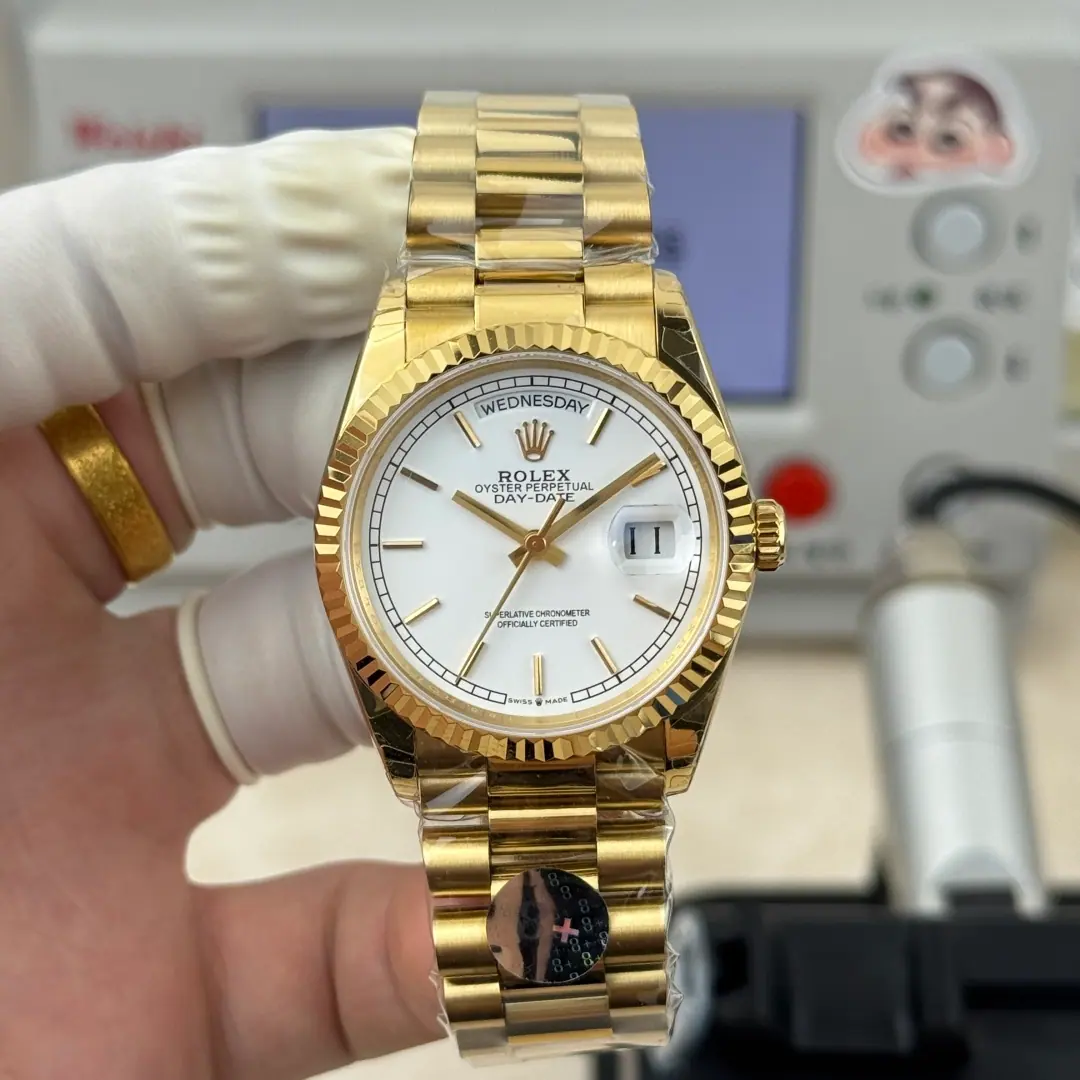 8+ | 3255机芯 | 36mm | 星期日历 Day-Date 147g