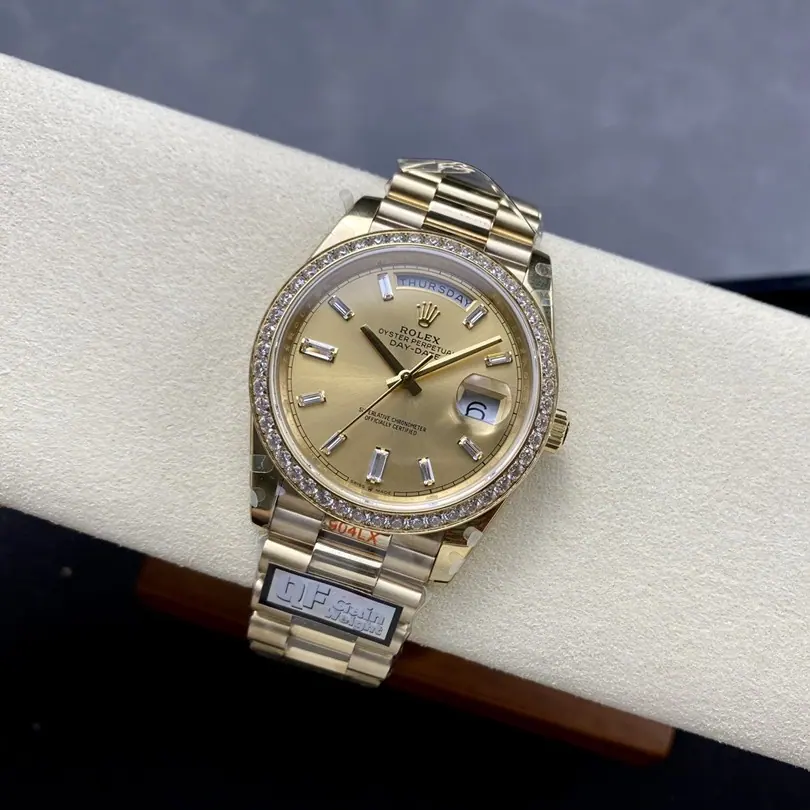 QF l 2836 机芯 | 40mm | Day-Date 日历星期款 184g