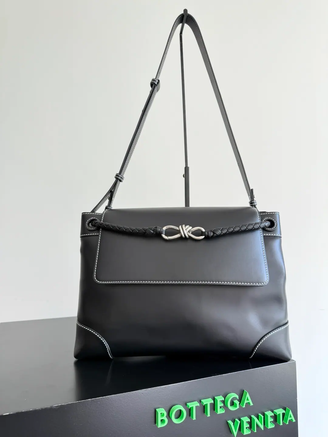 Bottega Veneta Andiamo 斜挎包 807715 37x26x13