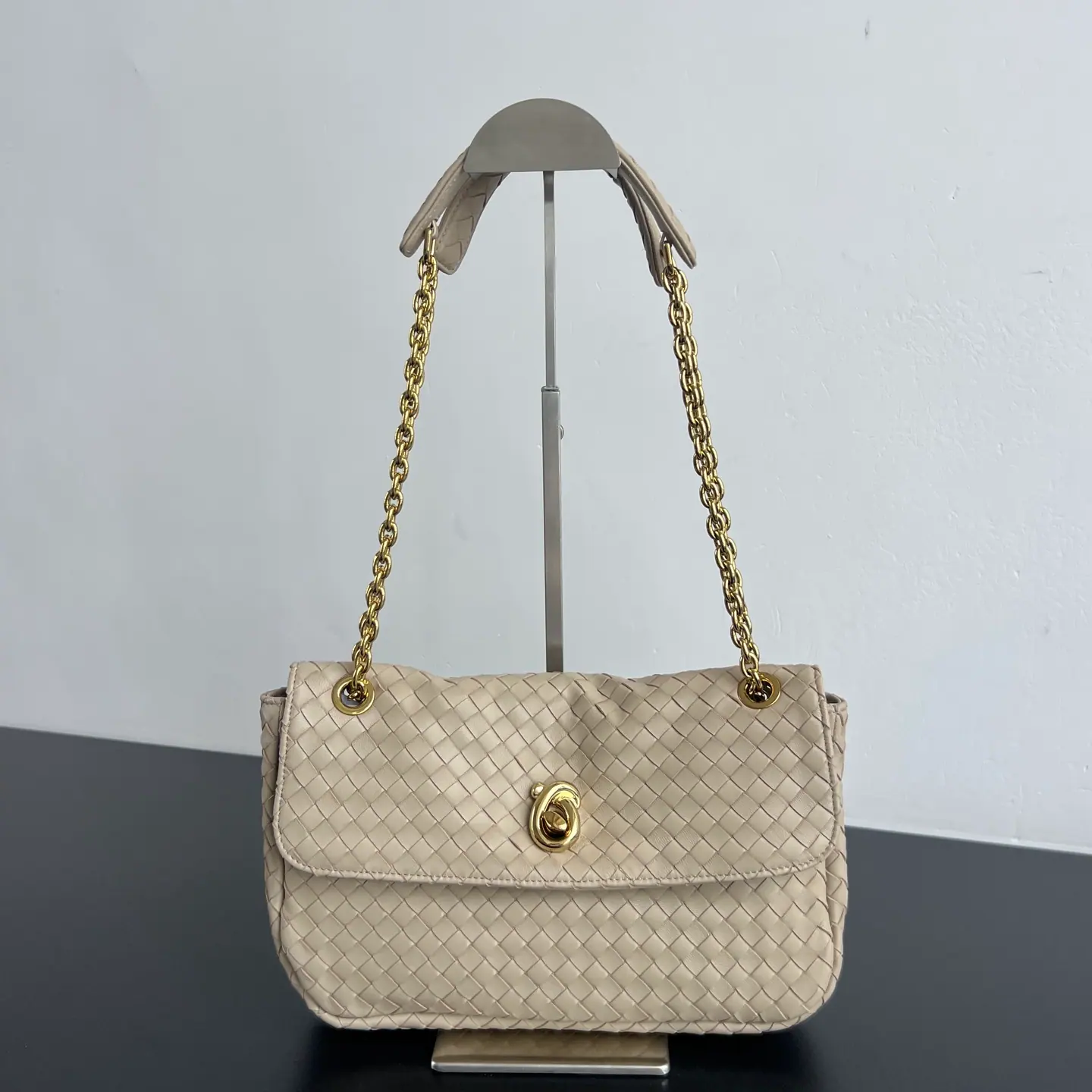 Bottega Veneta Madison 876648 27x16x6 cm