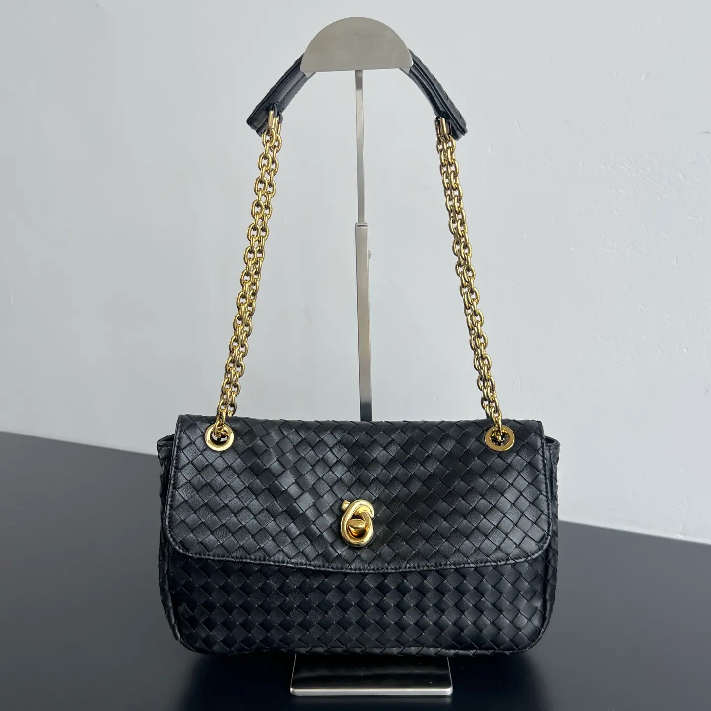 Bottega Veneta Madison 876648 27x16x6 cm