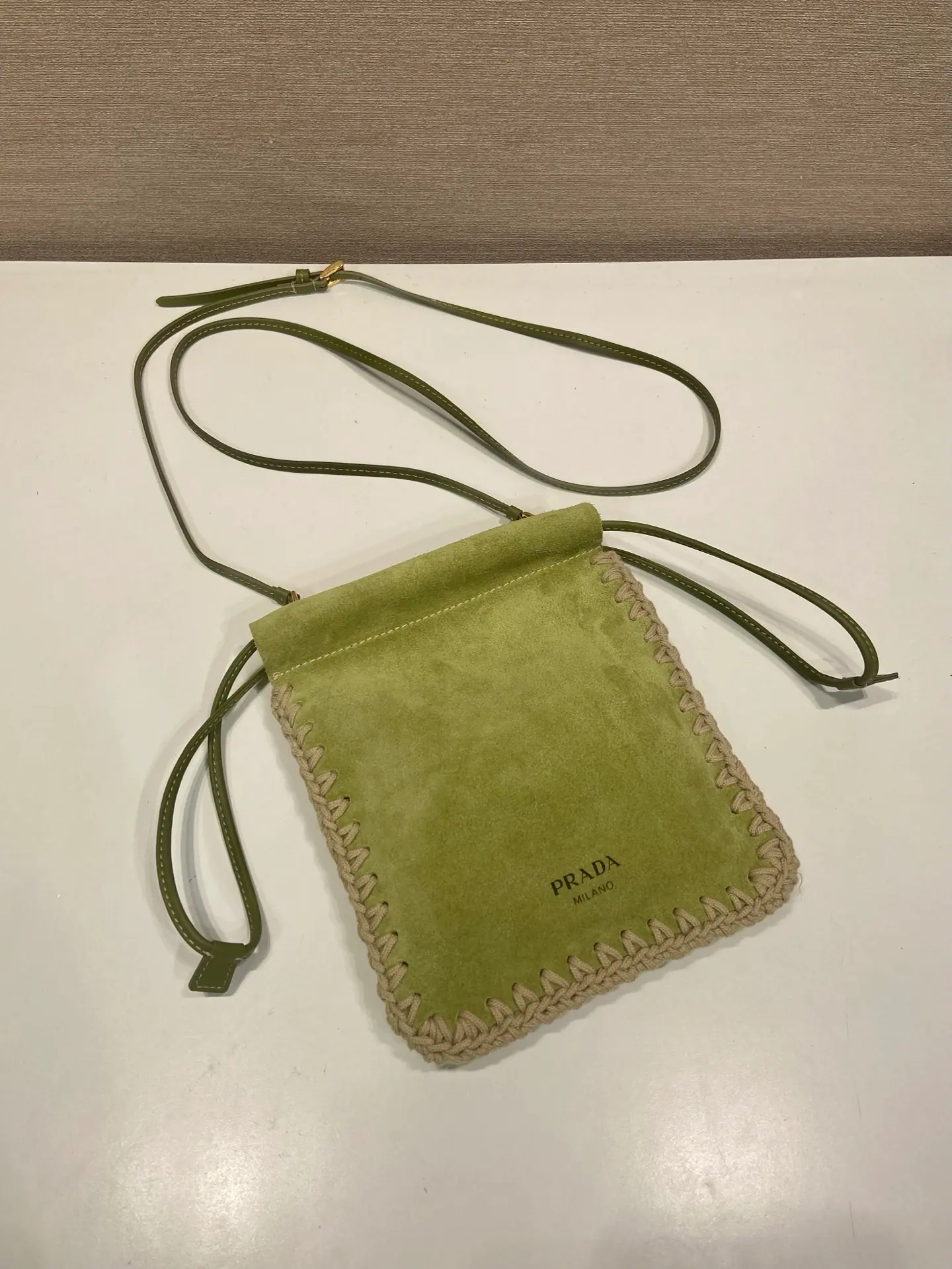 普拉达麂皮智能手机保护套 睡莲 17.5x22cm