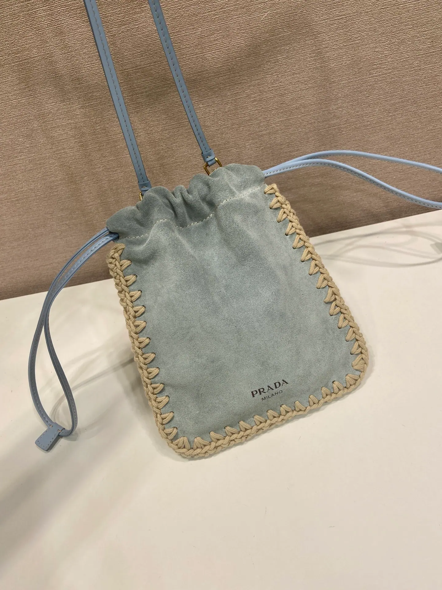 普拉达麂皮智能手机壳 水百合 17.5x22cm