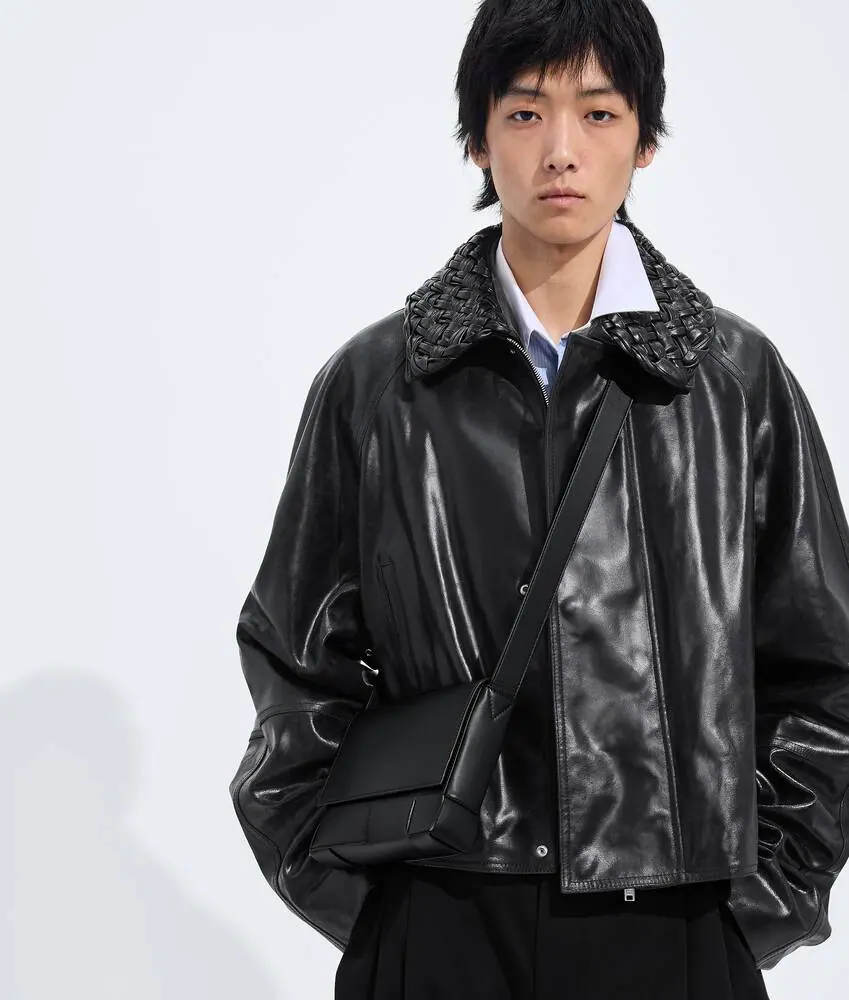 Bottega Veneta Angolo 斜挎邮差包 867404 21x15x4cm