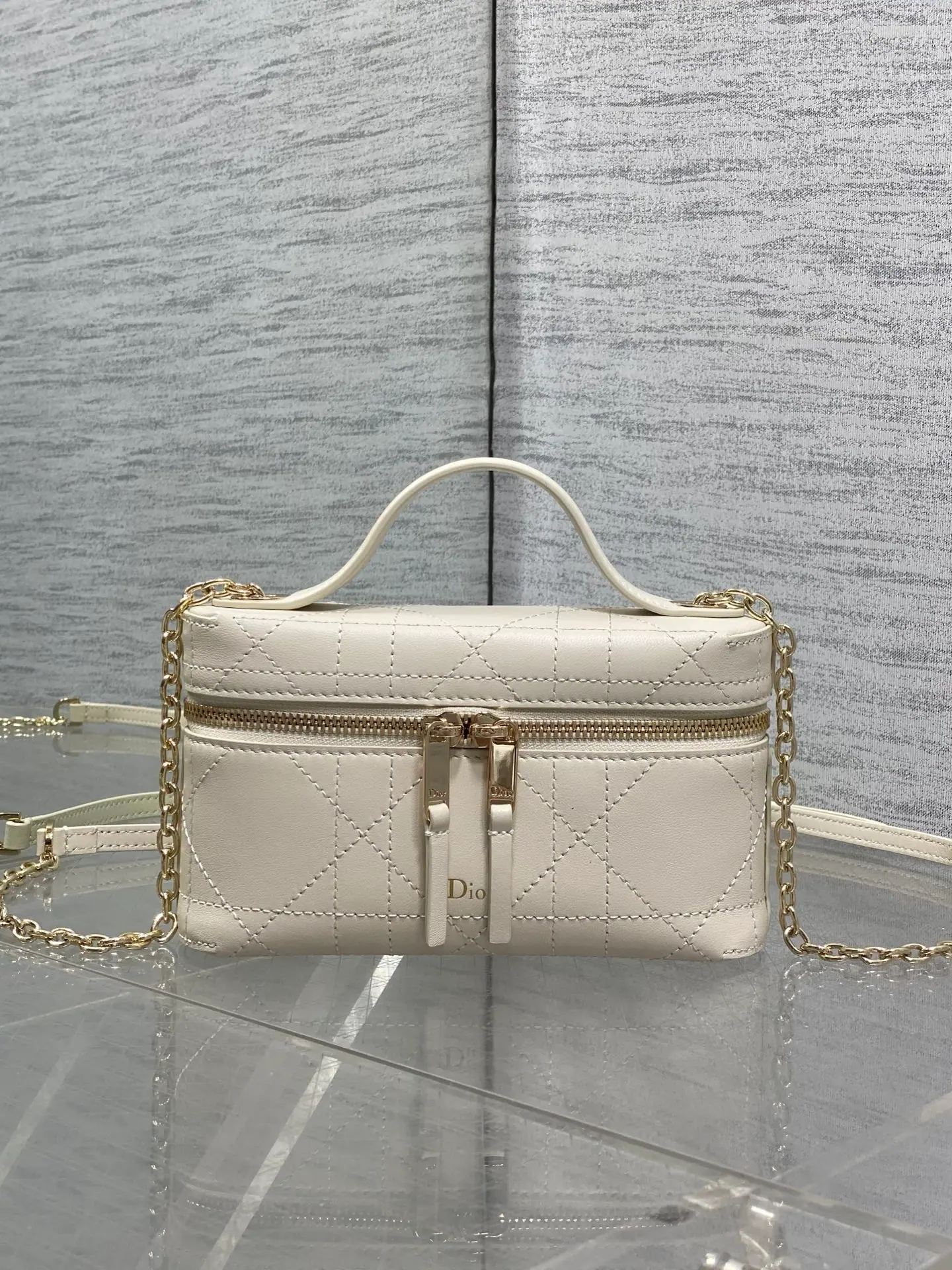 Dior Trianon Soft Vanity 迷你包 S4613OSRO 19*16.5*5.5cm