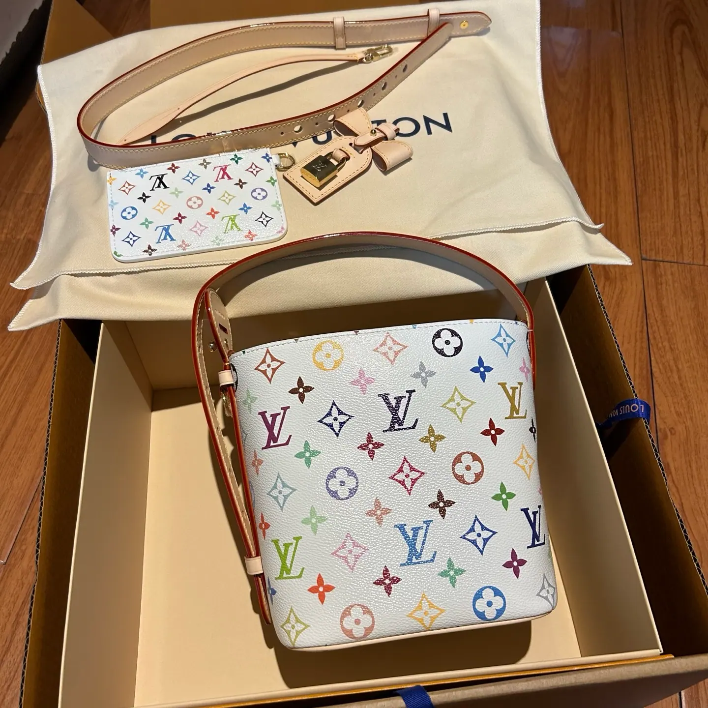 M9 LV x TM ALL IN BB 包 M13089 18 x 12 x 16cm
