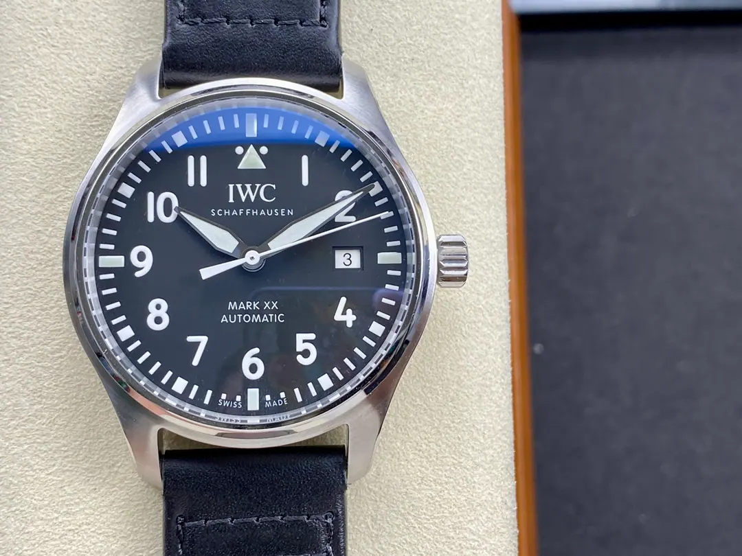 M+|I9015 机芯 l 40mm l IWC 飞行员马克20 手表|IW328207