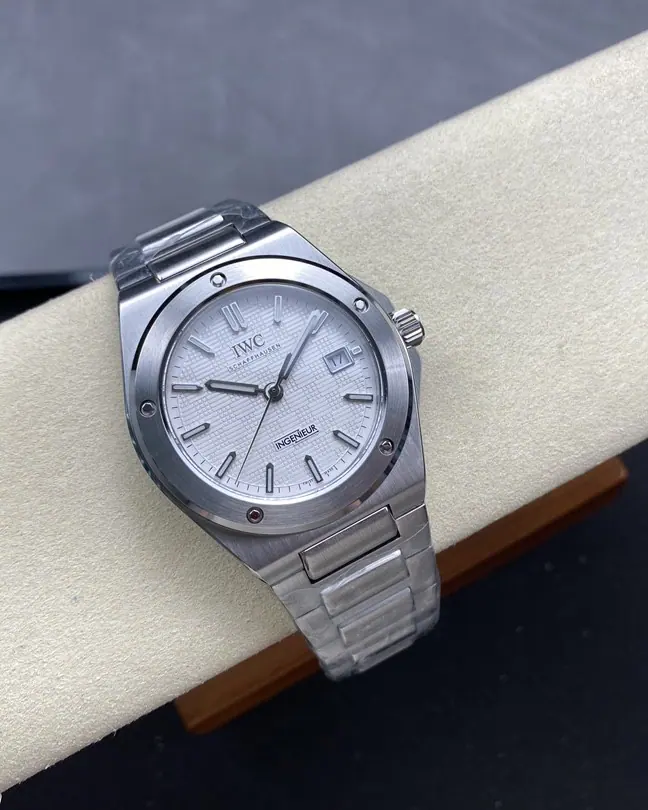 GH l 9015机芯 l 40mm l Ingenieur 自动机械表 - IW323904