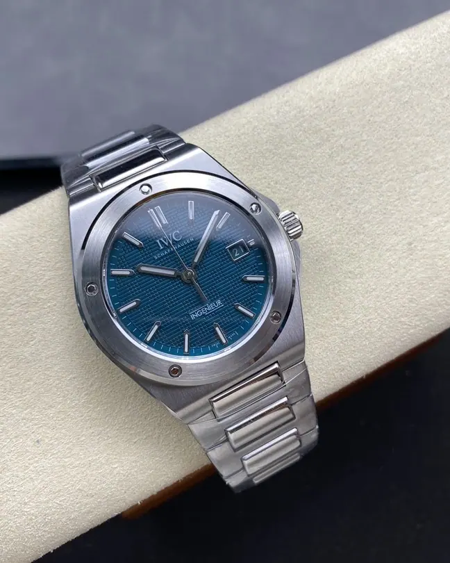 GH l 9015机芯 l 40mm l Ingenieur 自动机械表 - IW323904