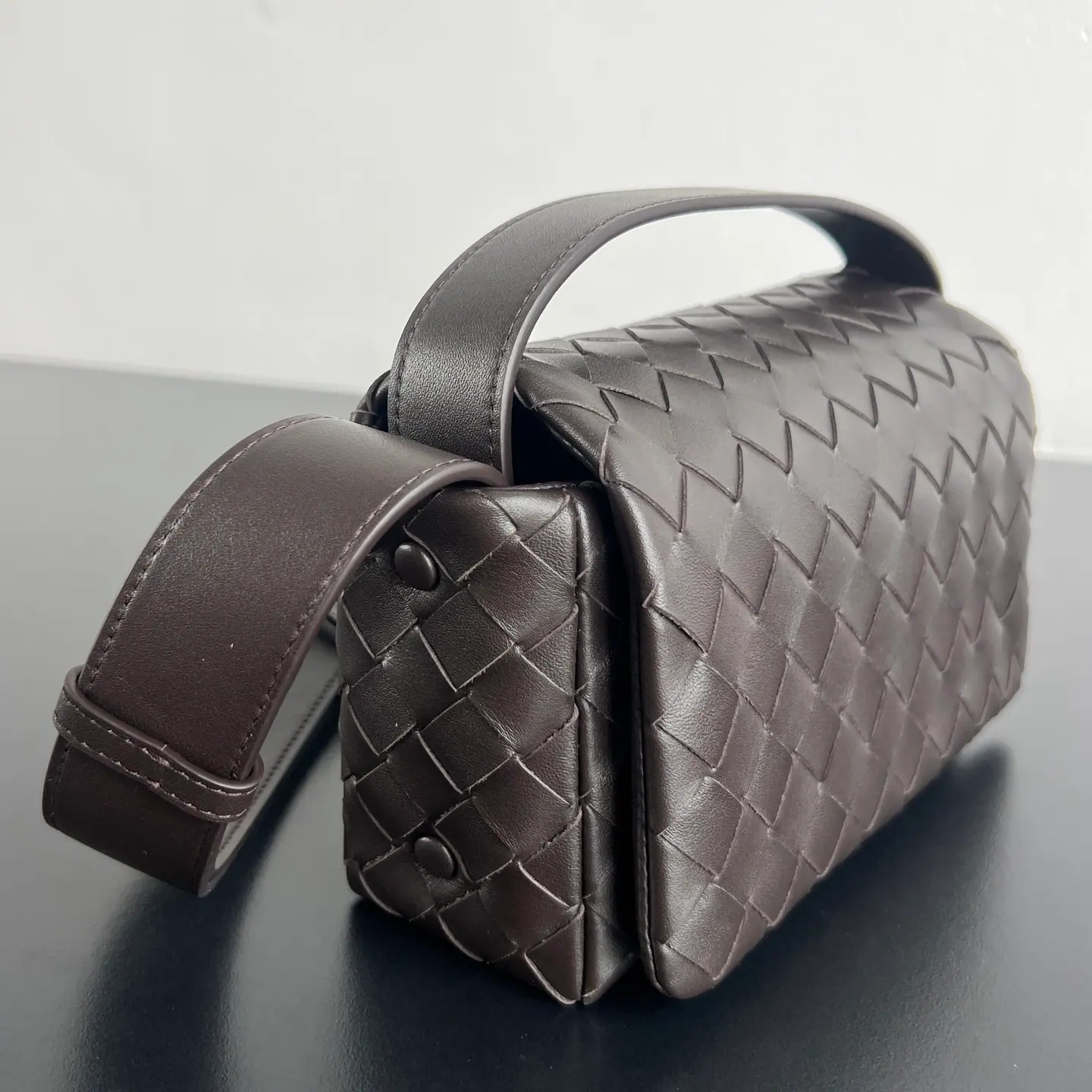 Bottega Veneta 灰色迷你 857931