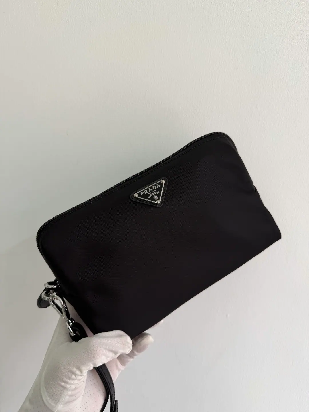 普拉达 Re-Nylon 收纳包 1NS693 20x11.5x9cm