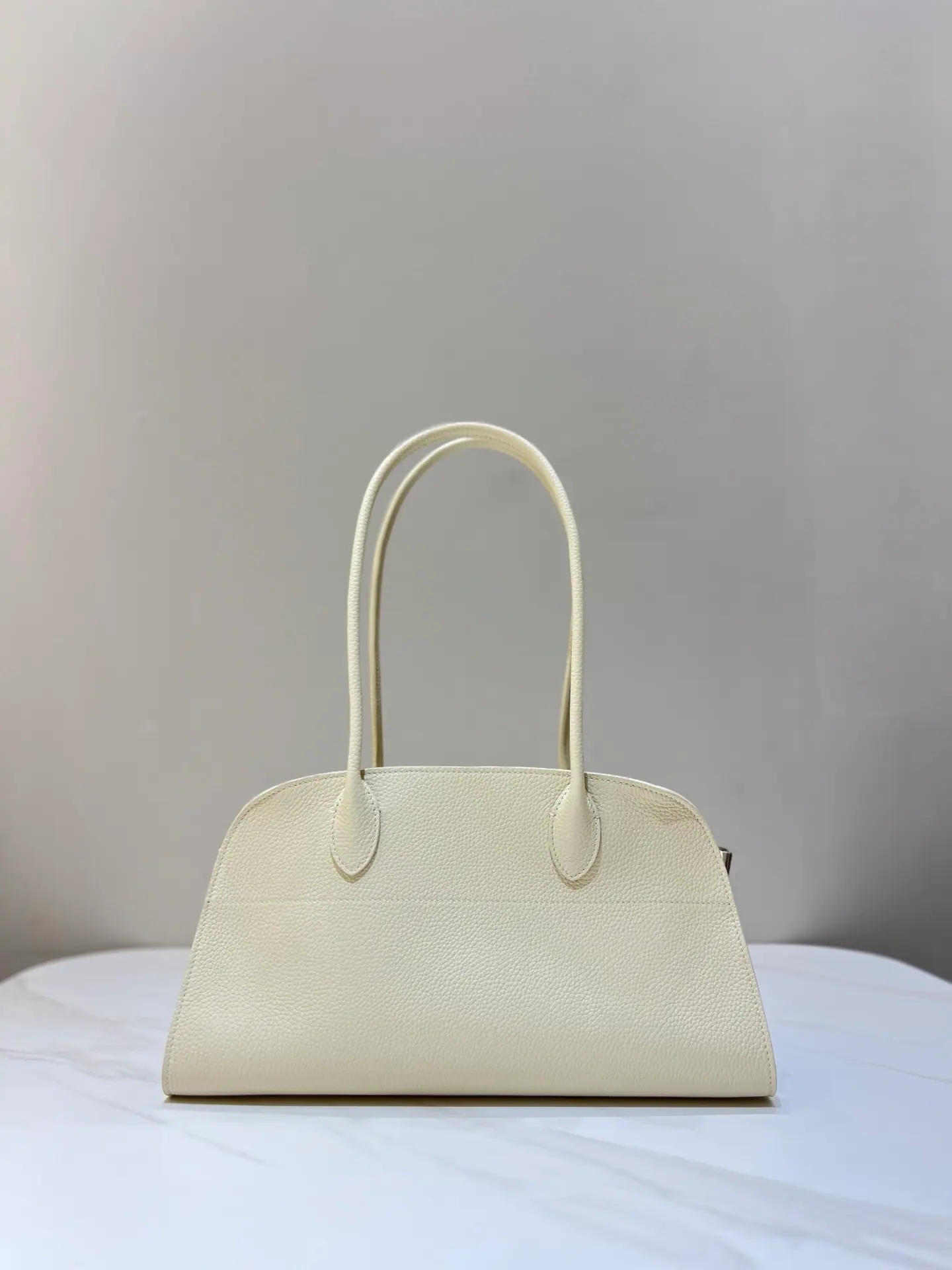 THE ROW Margaux EW 单肩 12 皮革包 38x18x23cm