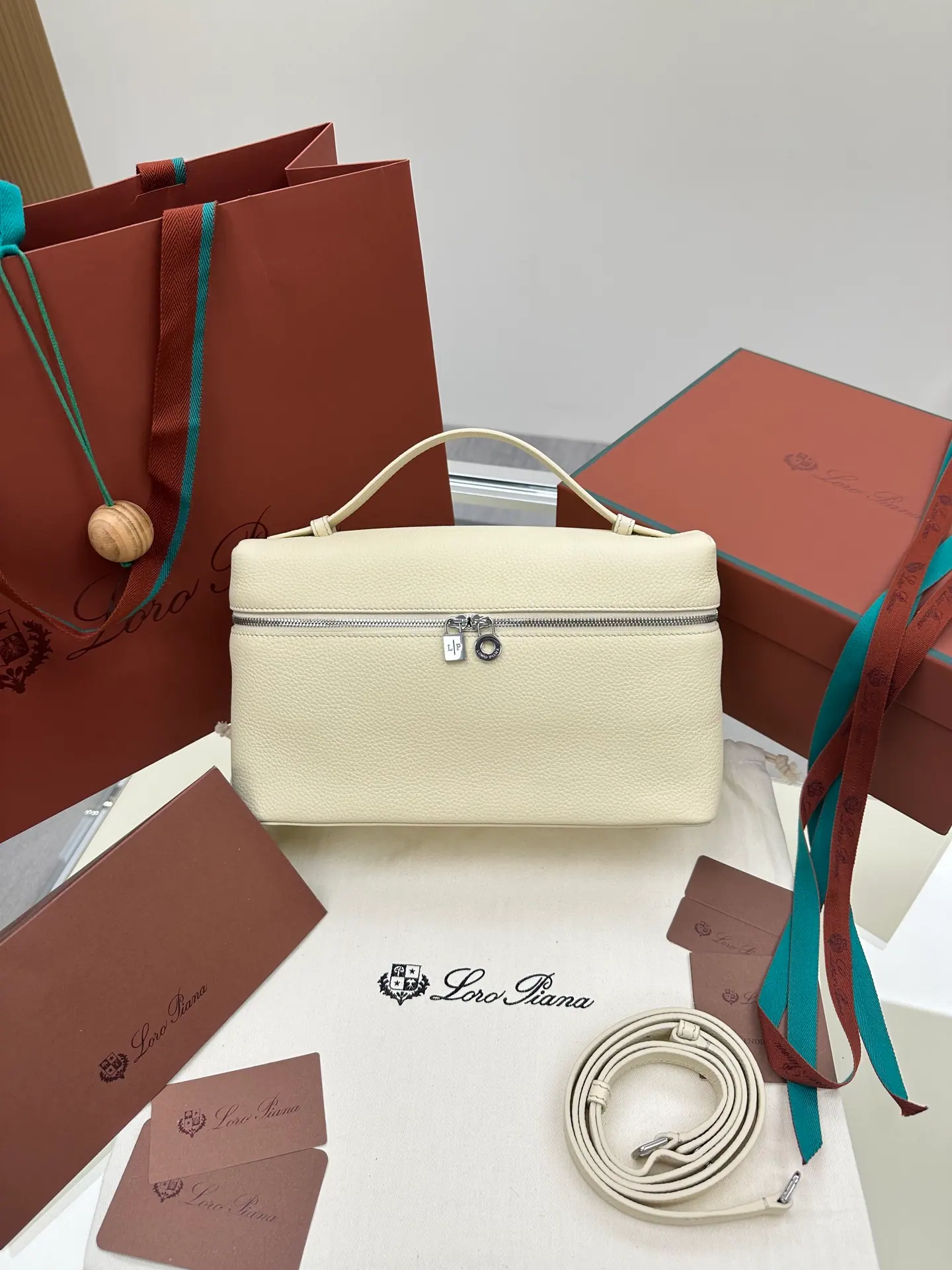 Loro Piana Extra Pocket L27